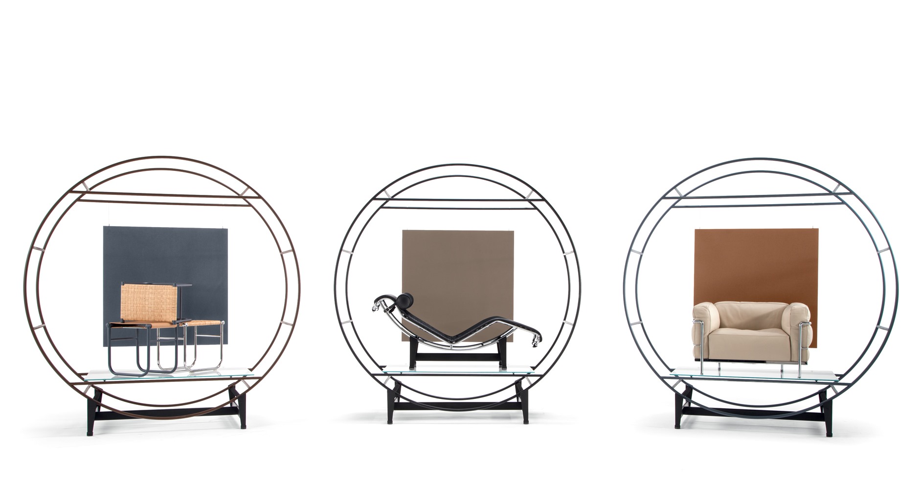 Drei Designermöbel in runden Rahmen, darunter eine Chaise Longue aus schwarzem Leder.