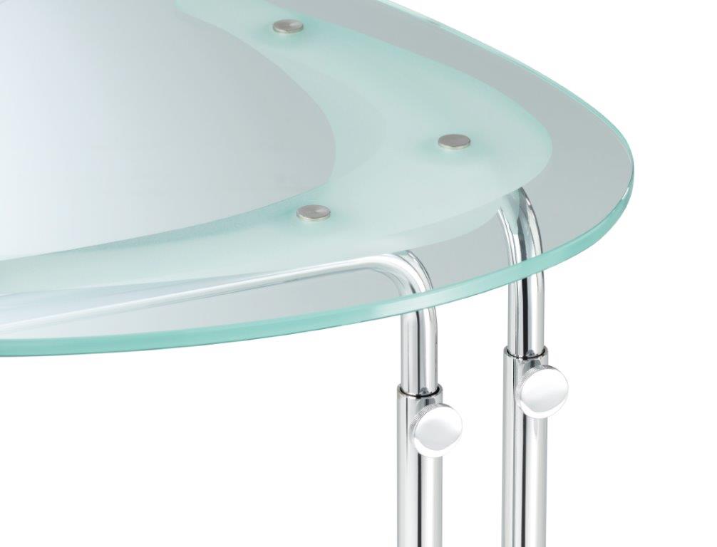 Detailaufnahme des Tecta K22L Beistelltischs mit Glasplatte und verchromtem, höhenverstellbarem Gestell.