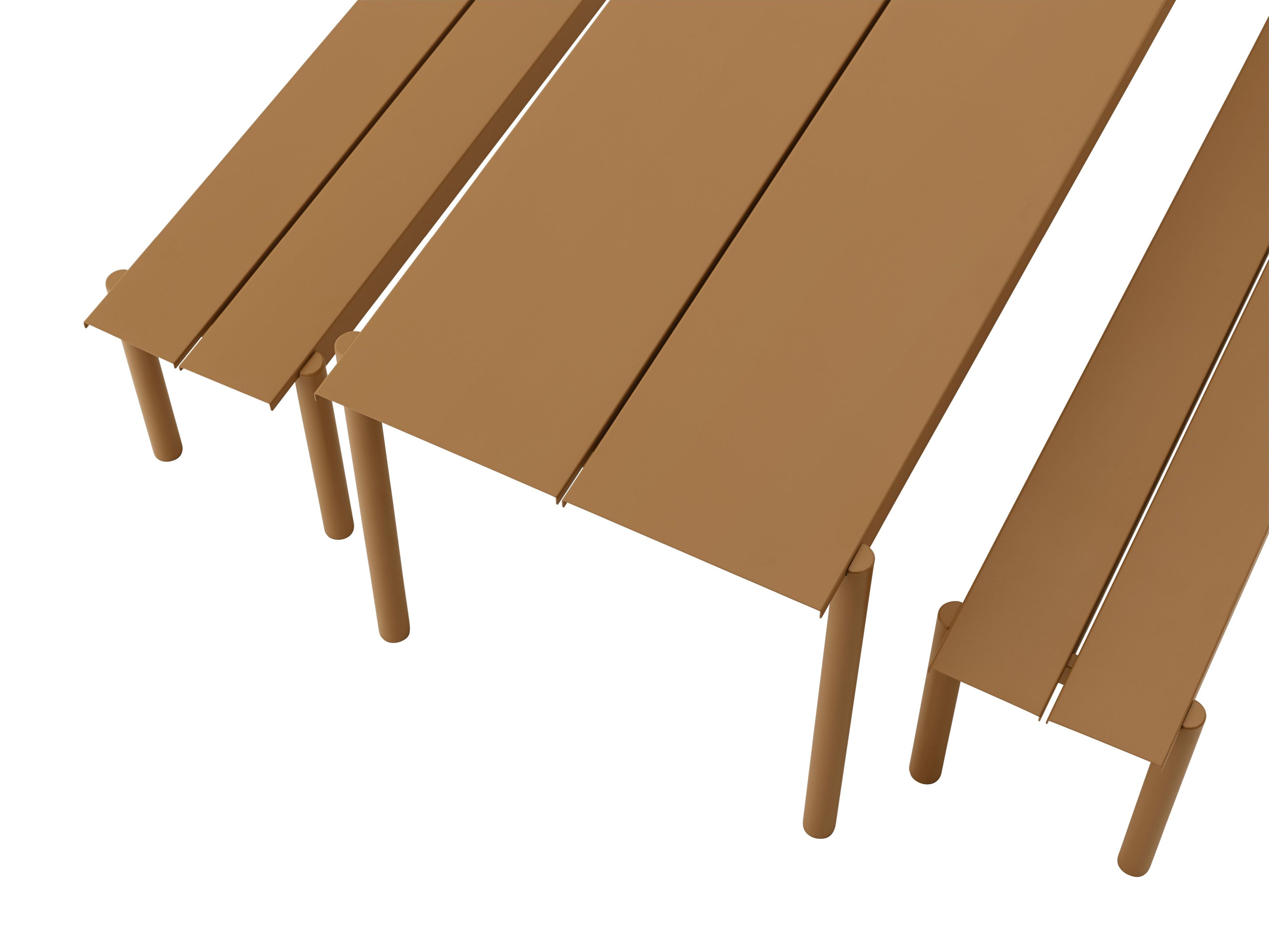 Muuto Linear Steel Bench Outdoor Bank in Braun, moderne Gartenbank aus Stahl für den Außenbereich.