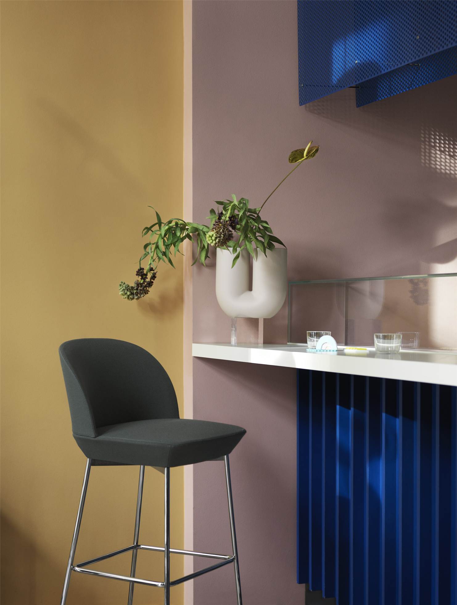 Kink-vaas H 26,3 cm Muuto Dieprood