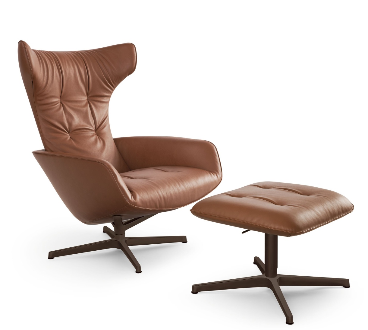 Onsa Sessel von Walter Knoll mit braunem Lederbezug und passendem Hocker auf braunem Fuß.