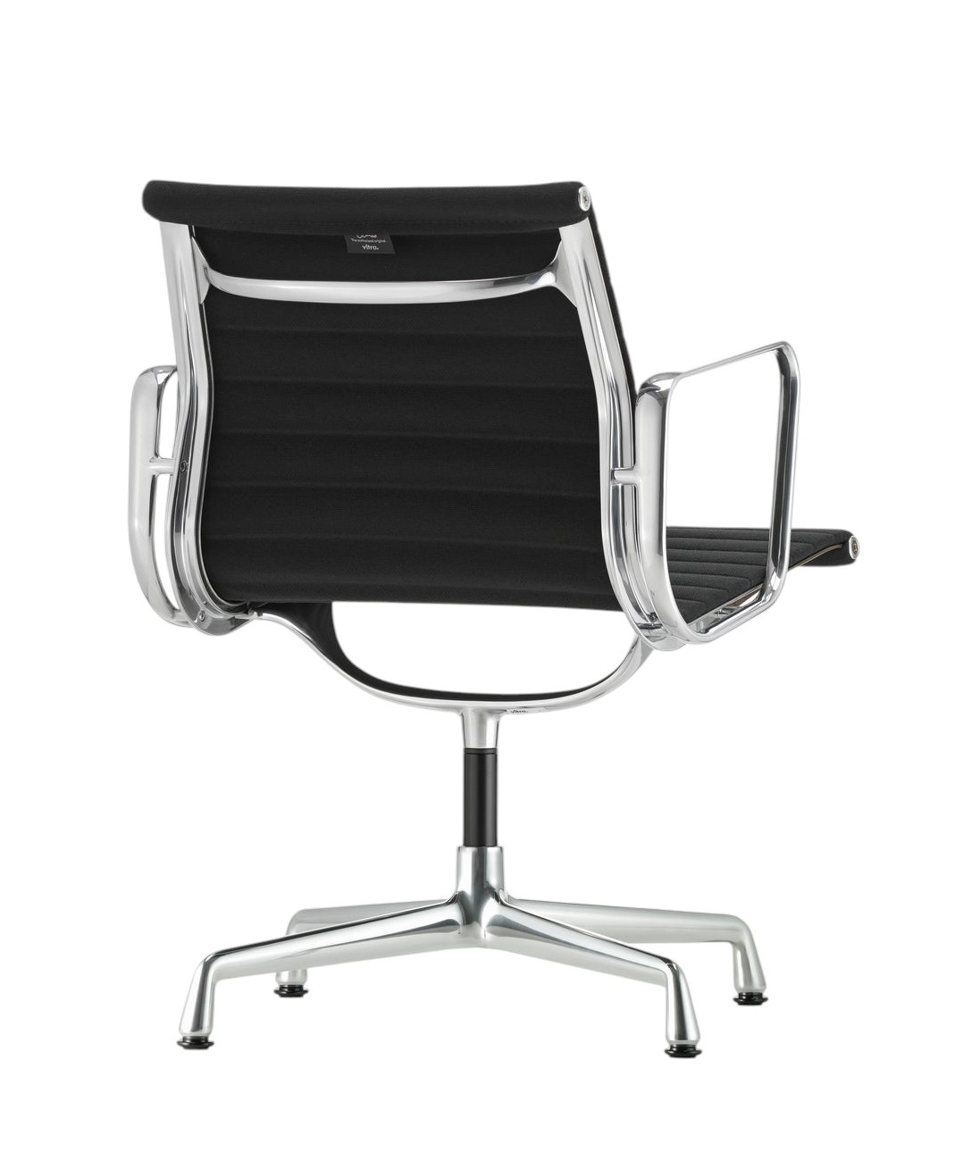 Rückansicht des Aluminium Chair EA 107 von Vitra mit schwarzer Polsterung und verchromtem Aluminiumgestell.