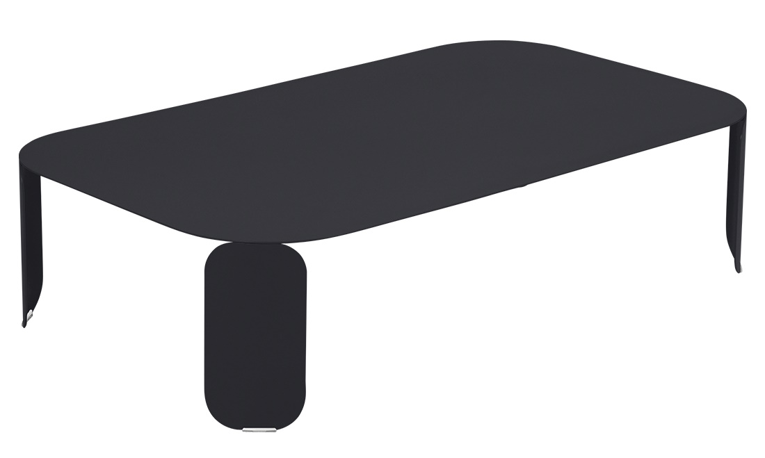 Schwarzer Fermob Bebop Low Table Outdoor-Tisch mit abgerundeten Ecken für Garten oder Terrasse.
