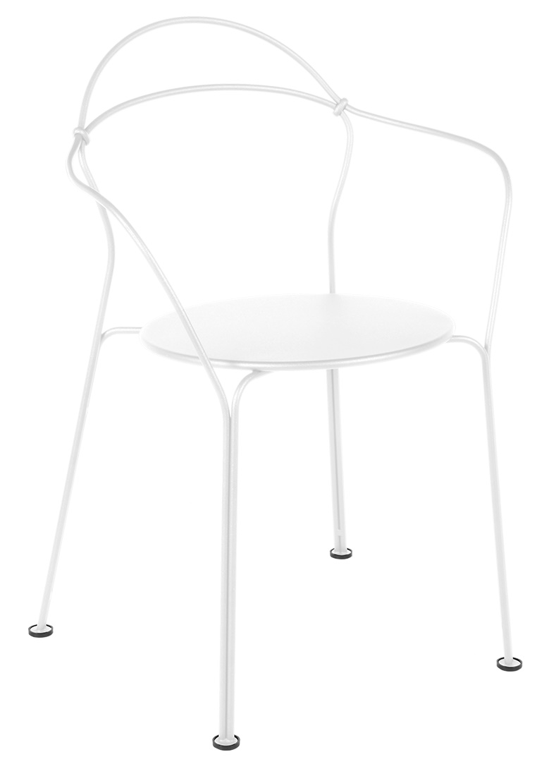 Airloop Bridge Sessel von Fermob, weißer Outdoor-Stuhl aus Metall mit runder Sitzfläche und filigranem Design.