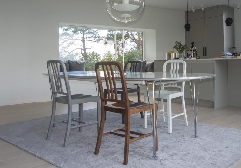 Navy Wood Chair houten stoel Emeco