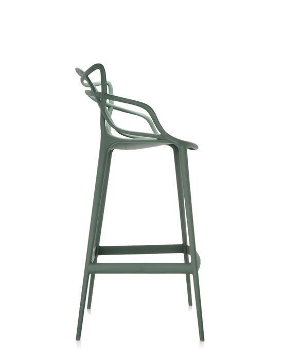 Grüner Masters Barhocker von Kartell, Design-Hocker mit geschwungenen Linien, ideal für moderne Küchen.