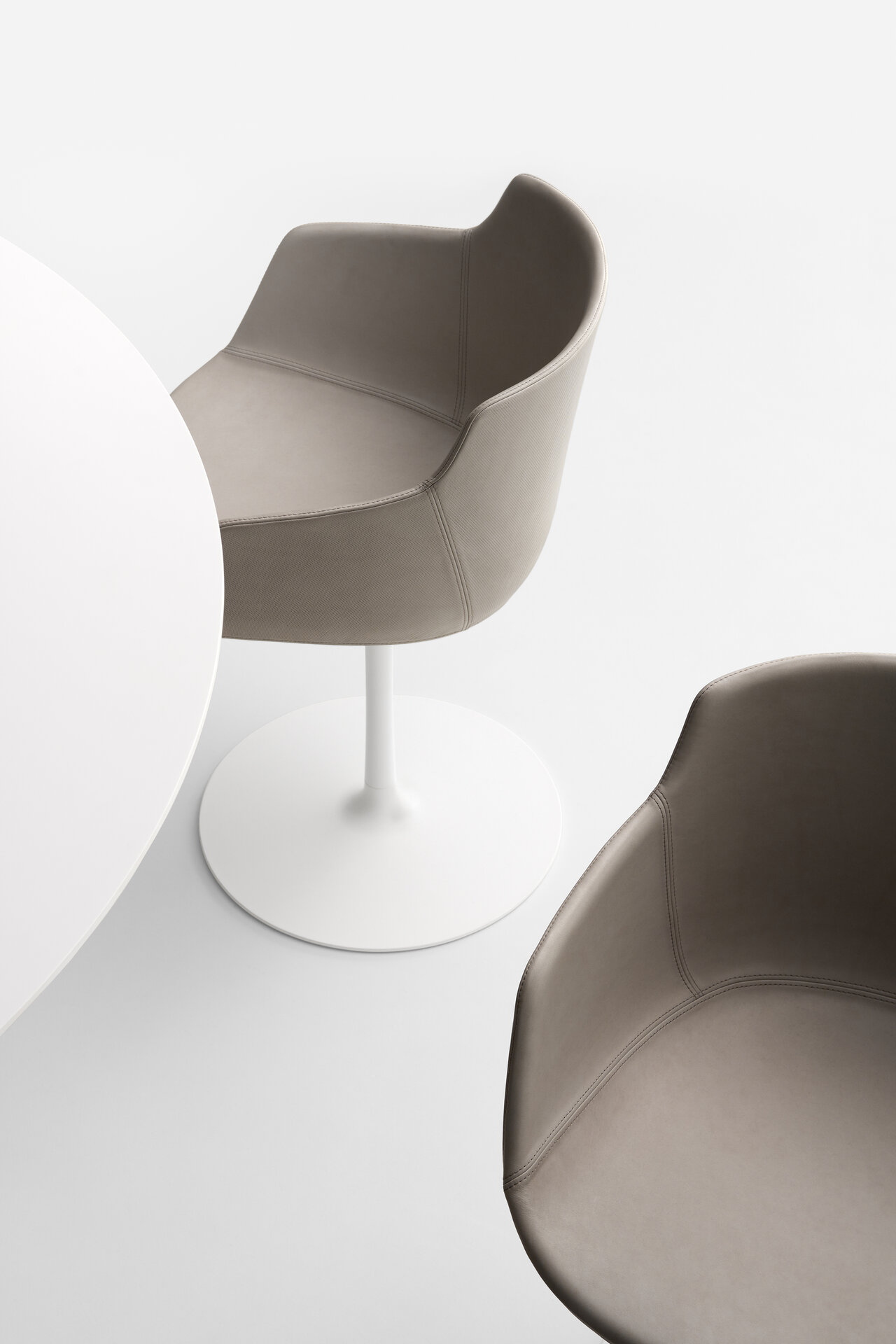 Flow Armchair, fauteuil met armleuningen van MDF Italia