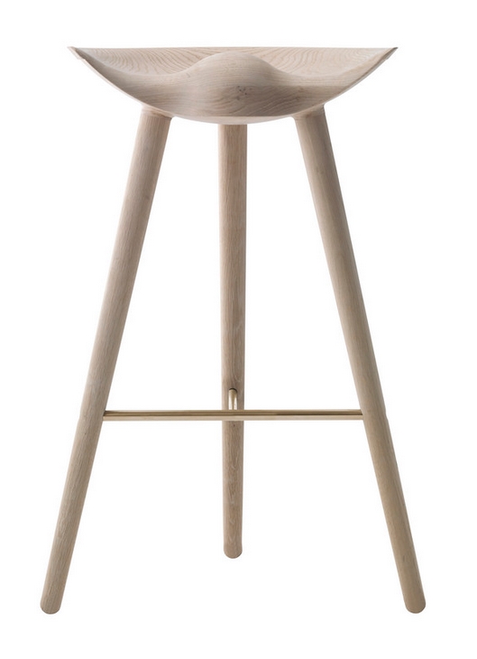 ML42 Barhocker Audo aus Eichenholz mit Fußstütze aus Messing, skandinavisches Design für Küche und Bar.