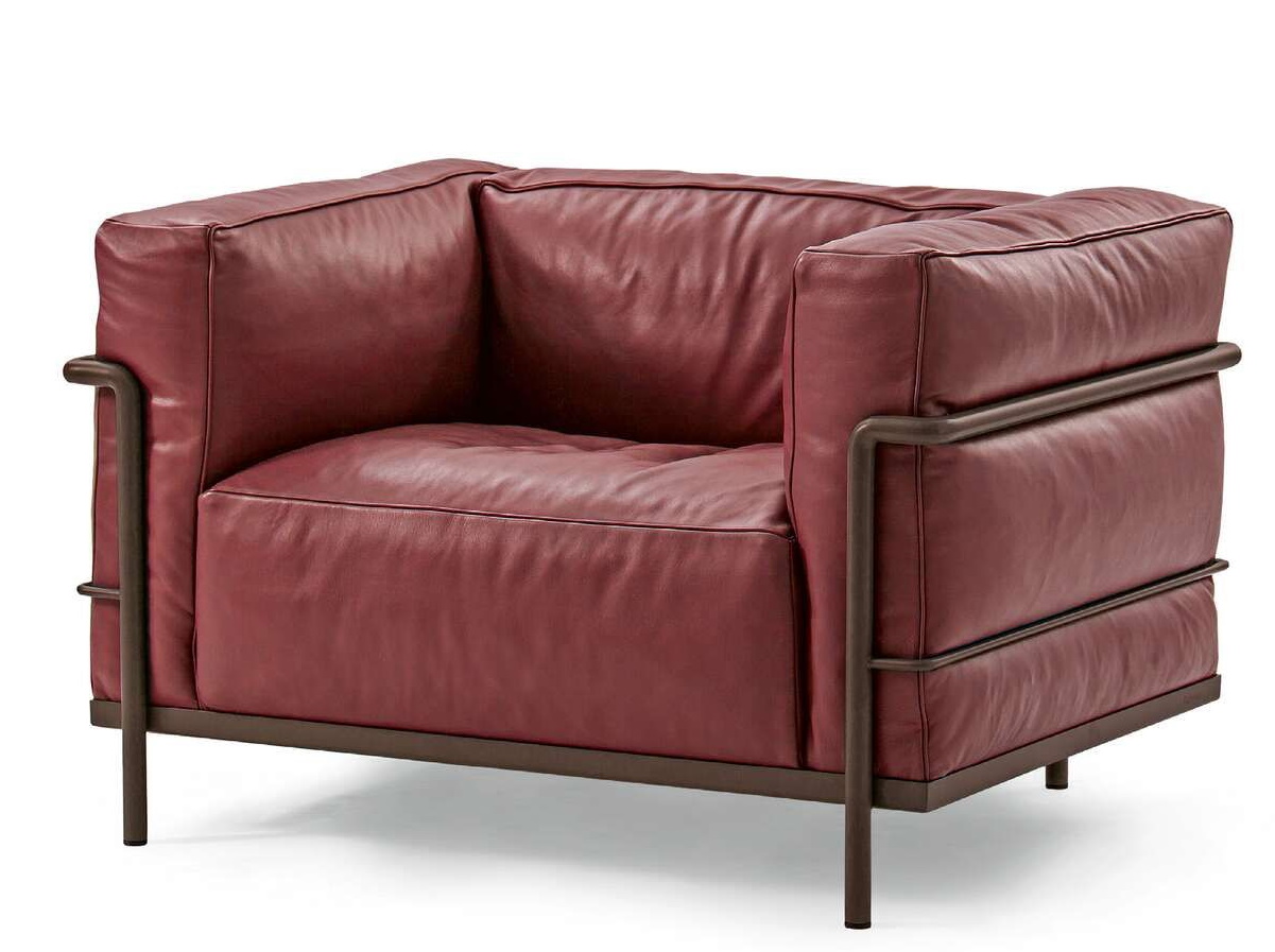 3 Fauteuil Grand Confort Sessel Cassina in rotem Leder mit Stahlrohrgestell, modernes Möbeldesign für Wohnzimmer.