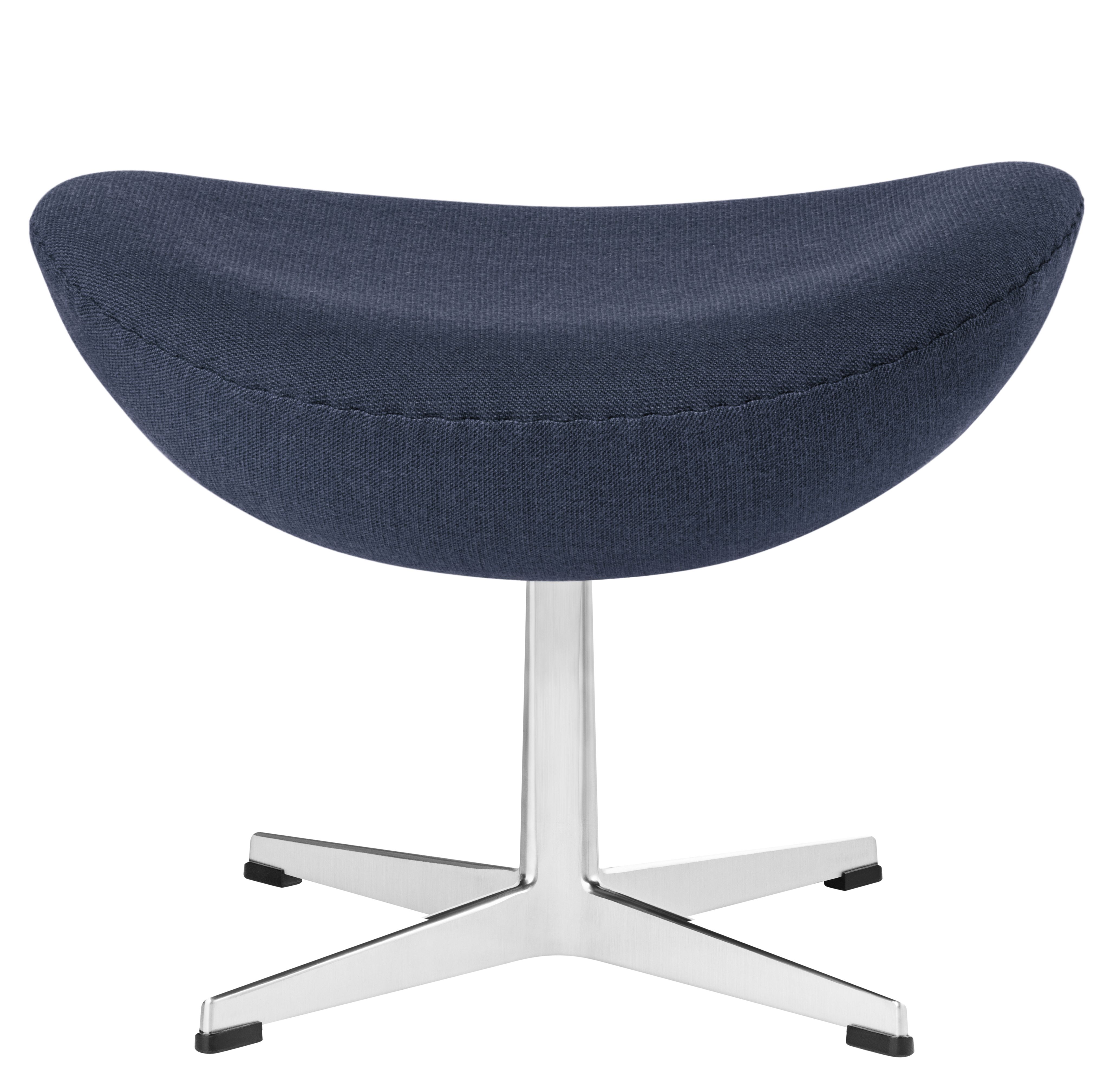 Blauer "Das Ei" / Egg Chair Hocker von Fritz Hansen mit silbernem Fuß.