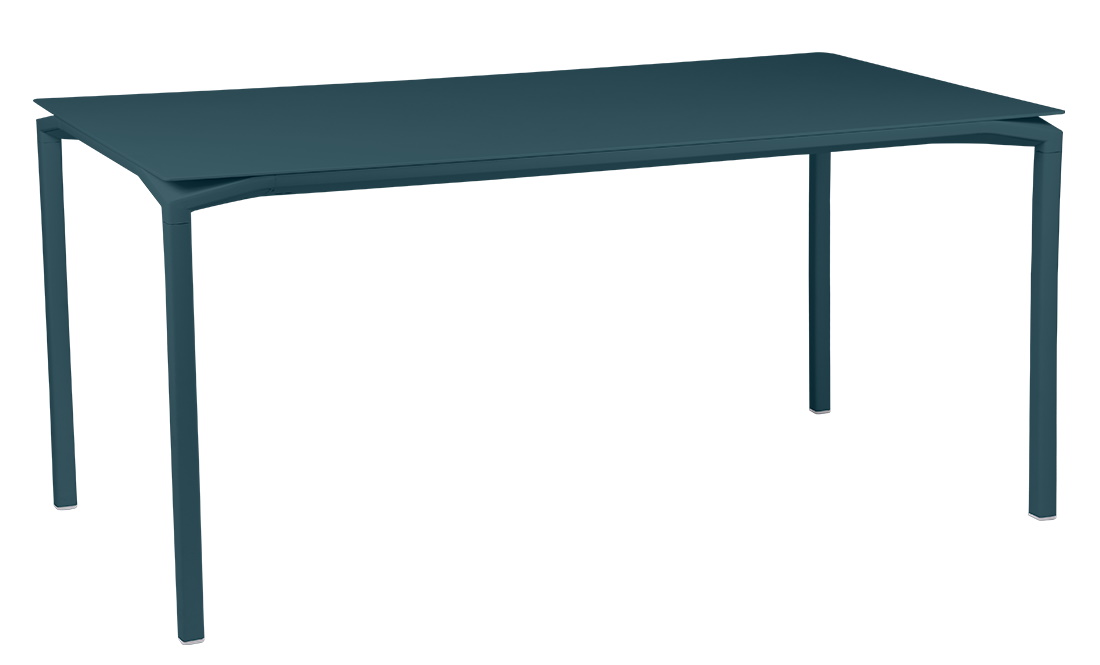 Blauer Calvi Tisch von Fermob für den Außenbereich, moderner Gartentisch aus Metall.