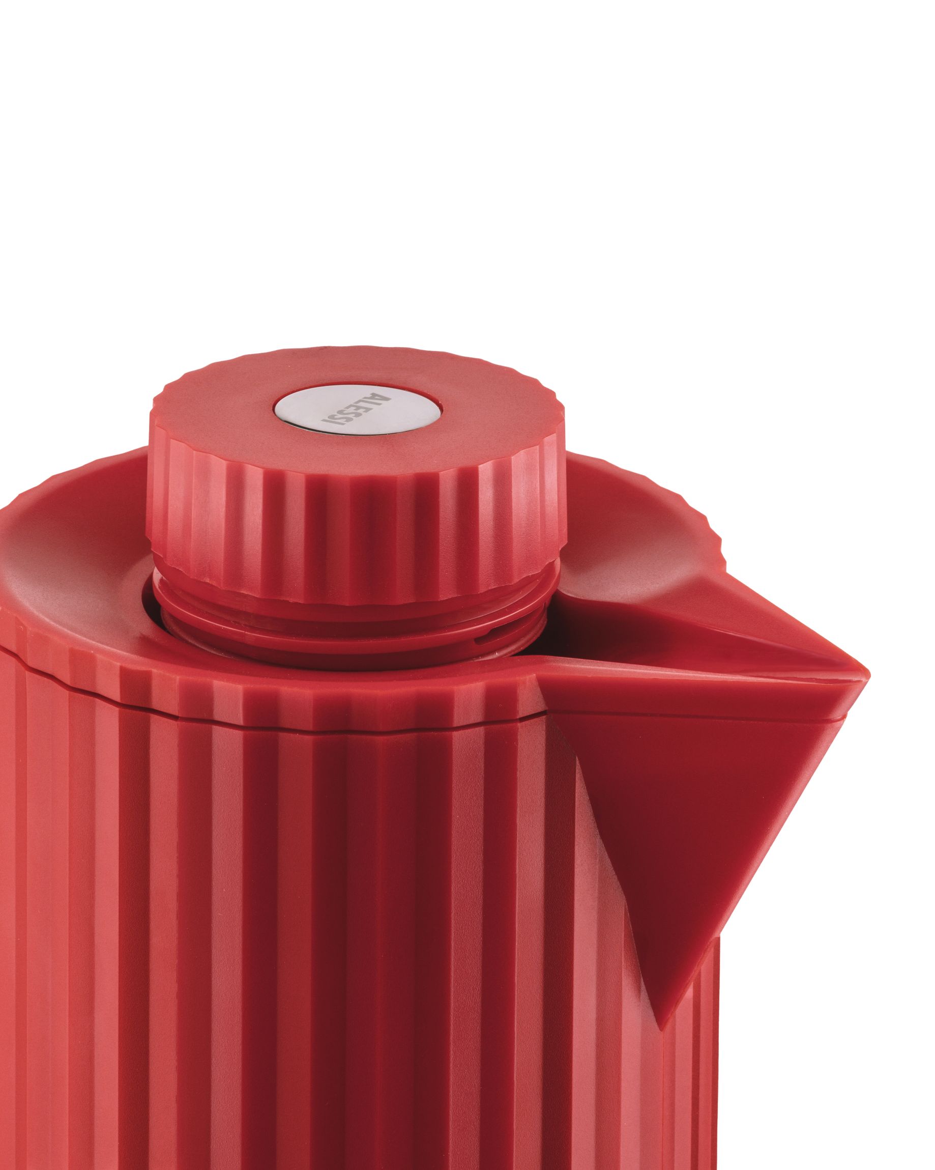 Detailaufnahme der roten Alessi Plissé Isolierkanne MDL12. Design Isolierkanne für Tee und Kaffee.