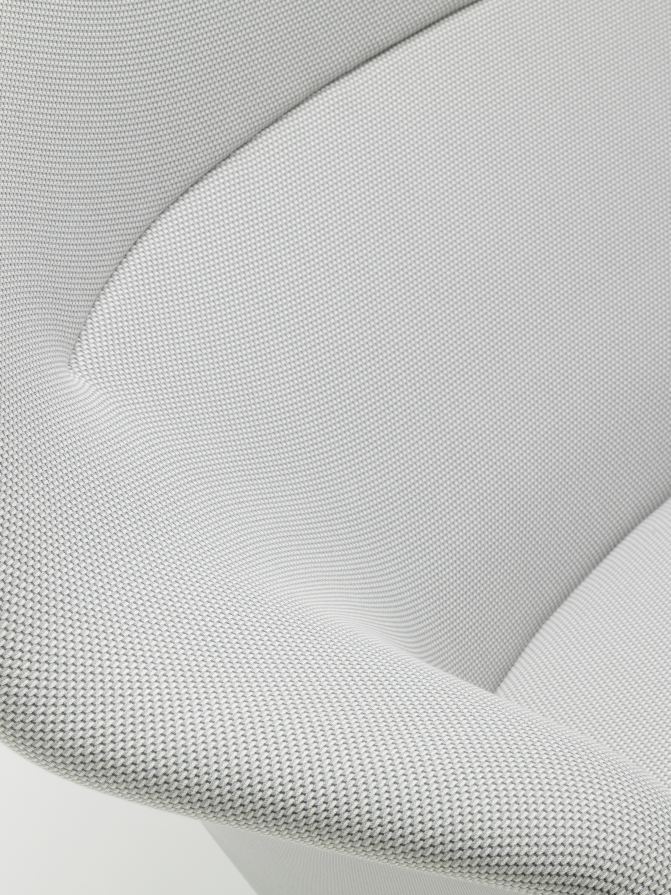 Detailaufnahme des hellgrauen Abalon Sofas von Vitra mit feiner Textilstruktur für Wohnzimmer und Lounge.