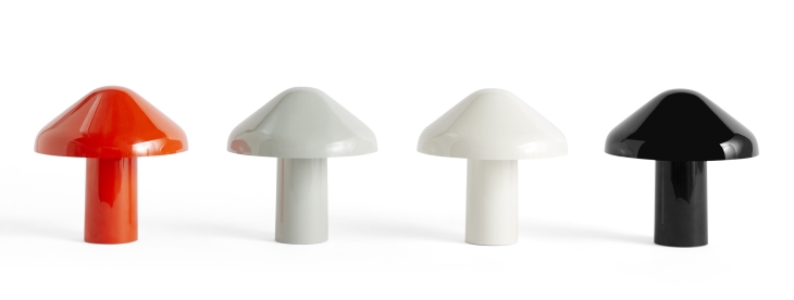 Vier Pao Portable Lamp Akkuleuchten von Hay in Rot, Grau, Weiß und Schwarz.