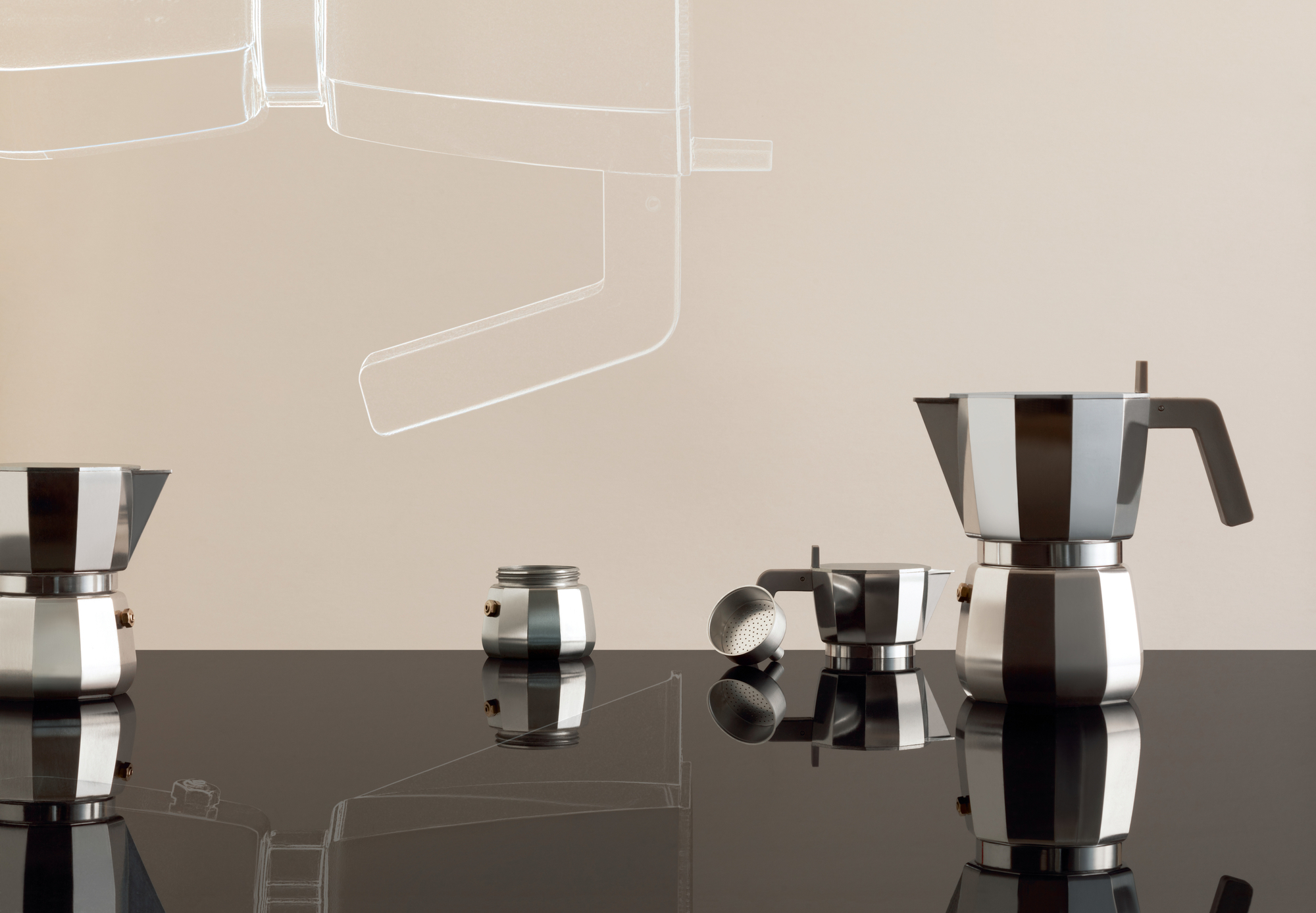 Alessi Moka Espressokocher DC06 für 6 Tassen, silberfarben, für aromatischen italienischen Kaffee.
