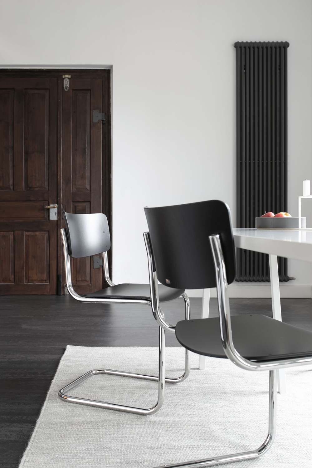 S 43 Klassieke stalen buisstoel met vrijdragende poten CHROOM/ZWART Thonet VOORKEURSCOMBINATIE