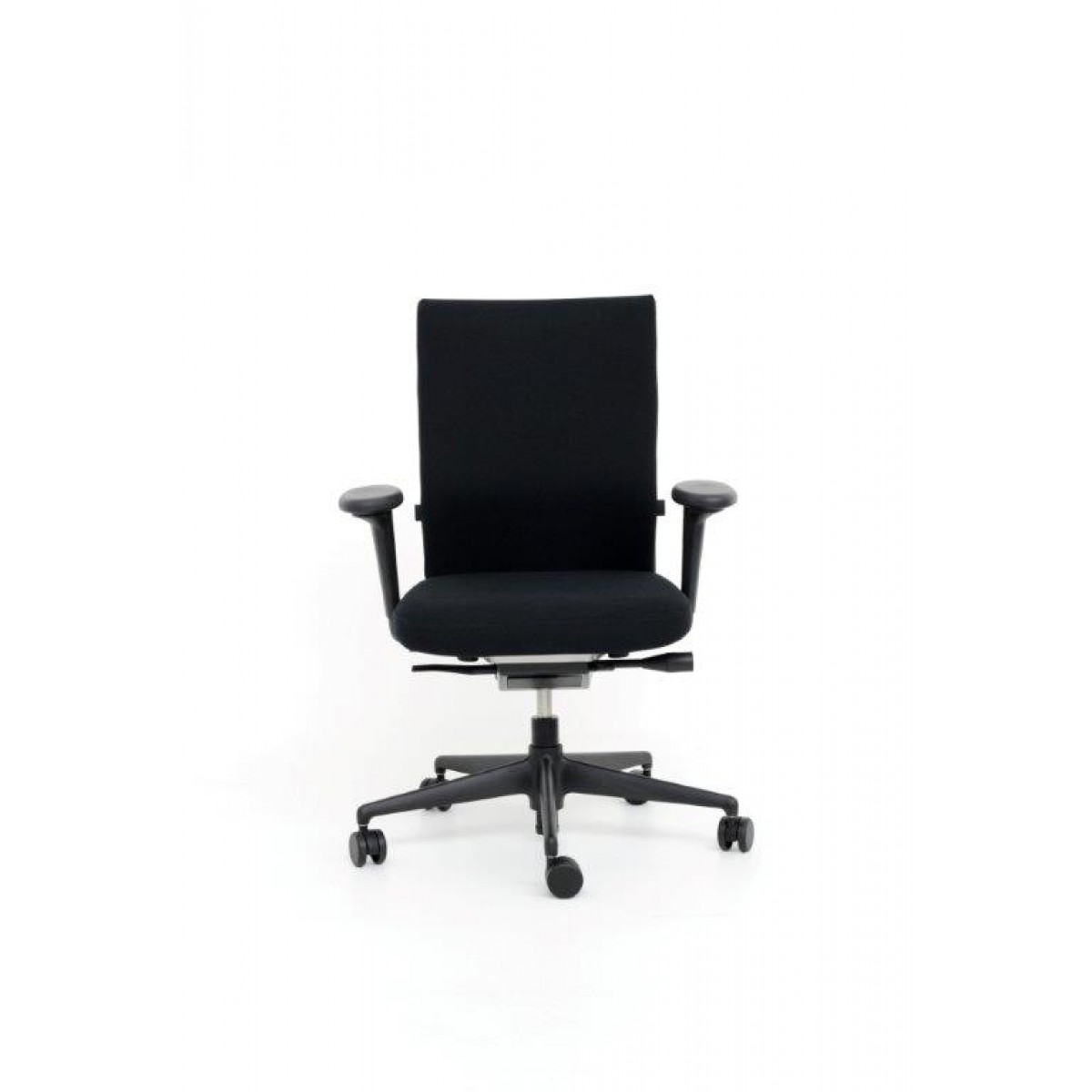 Schwarzer ID Soft Bürostuhl von Vitra mit hoher Rückenlehne und Armlehnen auf Rollen.