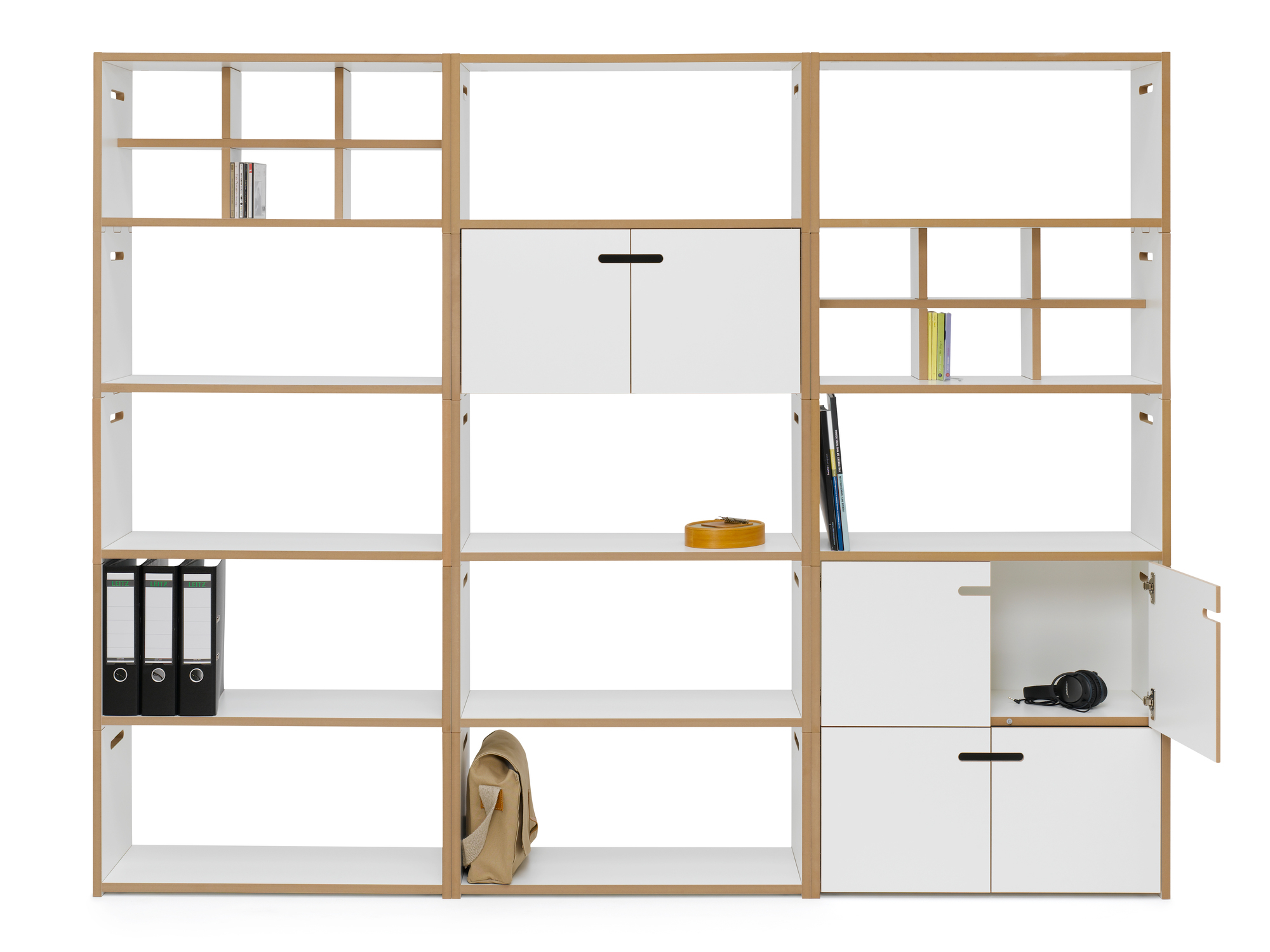 Tojo Hochstapler Regal Anbaumodul mit weißen Türen, flexibel erweiterbares Regalsystem aus Holz, teilmontiert und individuell gestaltbar.