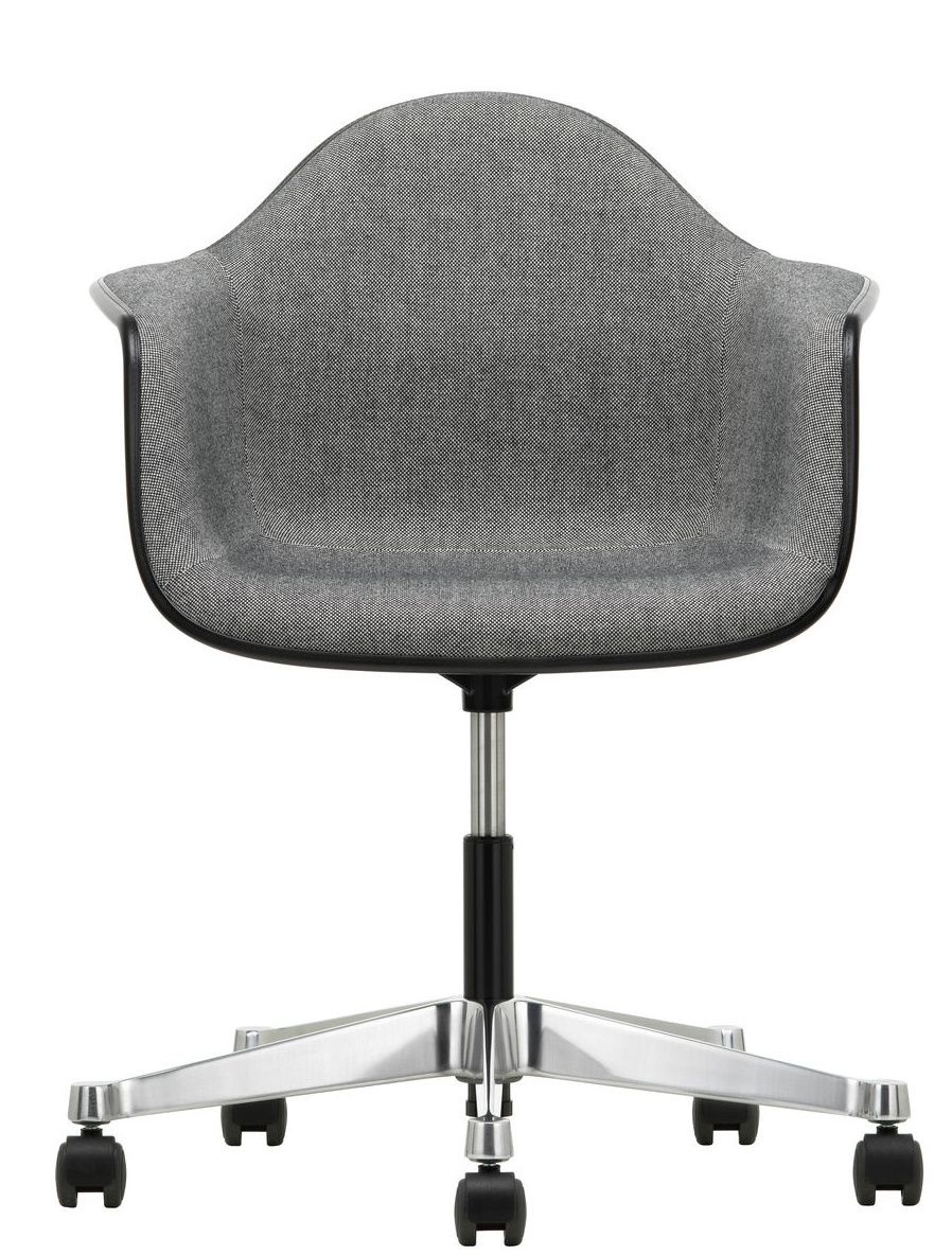 Vitra Eames Plastic Arm Chair PACC, vollgepolstert, grauer Stoffbezug, Drehfußkreuz mit Rollen, Bürostuhl.