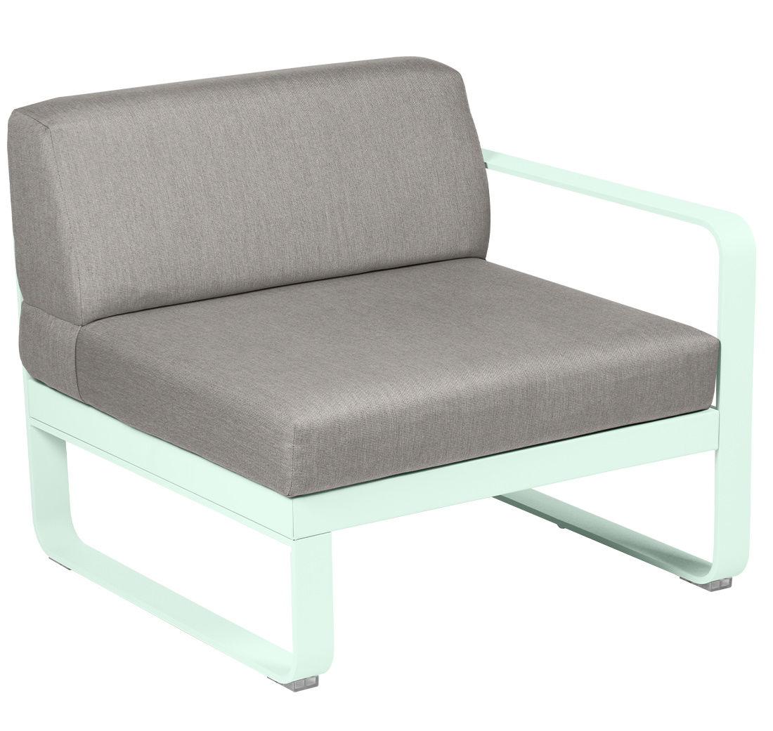 Bellevie Fermob Outdoor Sofa 1-Sitzer Modul rechts, hellgrünes Gestell mit grauem Sitzkissen für Garten und Terrasse.