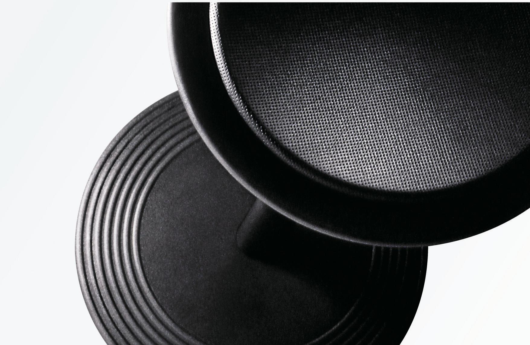 Detailaufnahme des schwarzen Stitz Sitz- / Stehhockers von Wilkhahn, ergonomischer Bürohocker für dynamisches Sitzen.