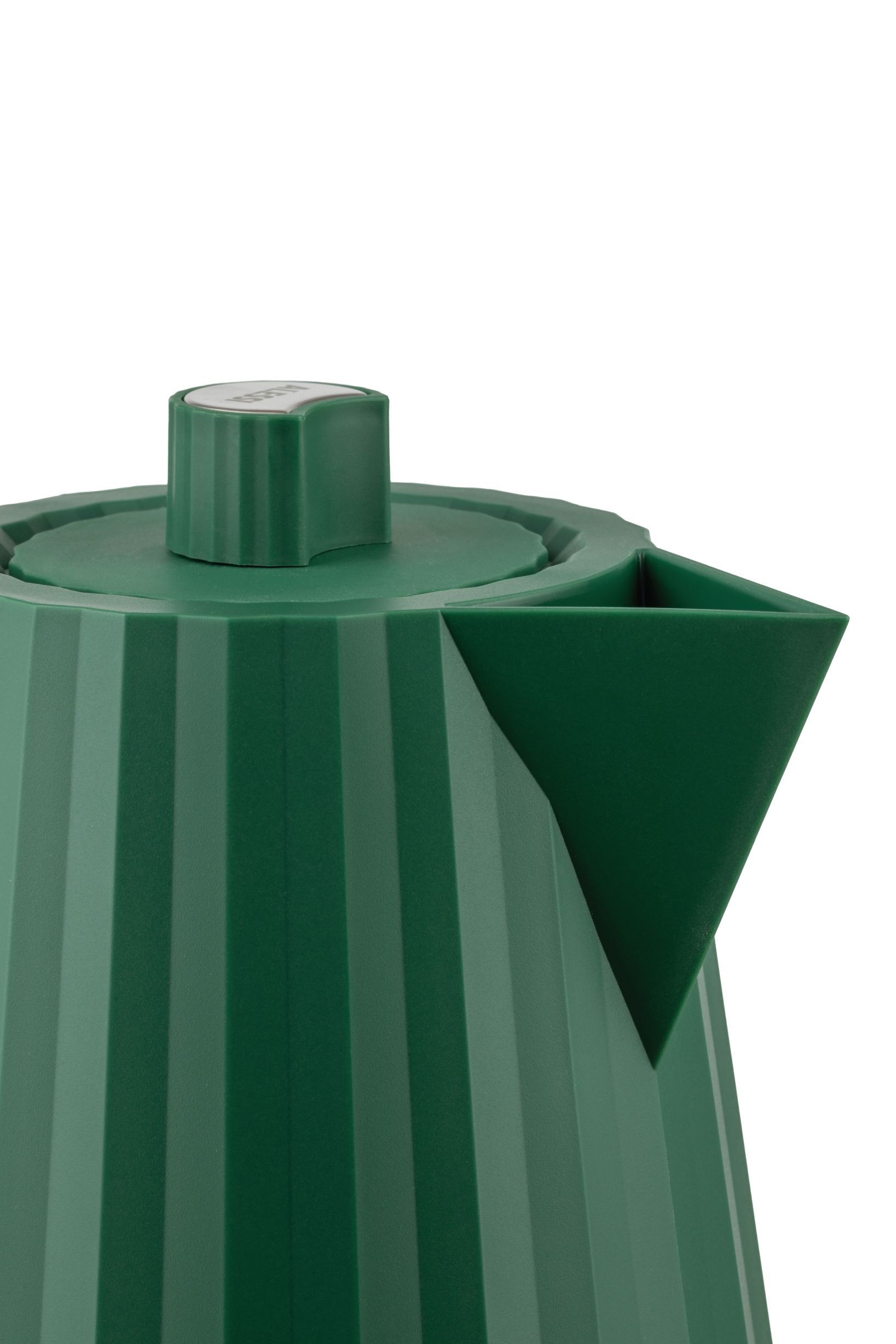 Grüner Alessi Plissé Wasserkocher (MDL06/1) Detailaufnahme: Ausguss, Deckel und plissiertes Design. Küchengerät für Teewasser und mehr.