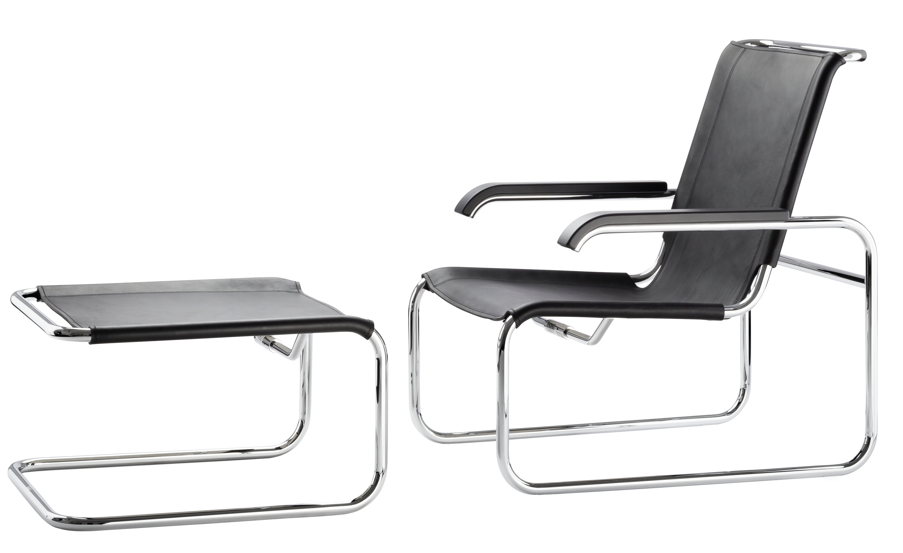 S 35 L Thonet Sessel mit Fußhocker, schwarzes Leder und verchromtes Stahlrohr.
