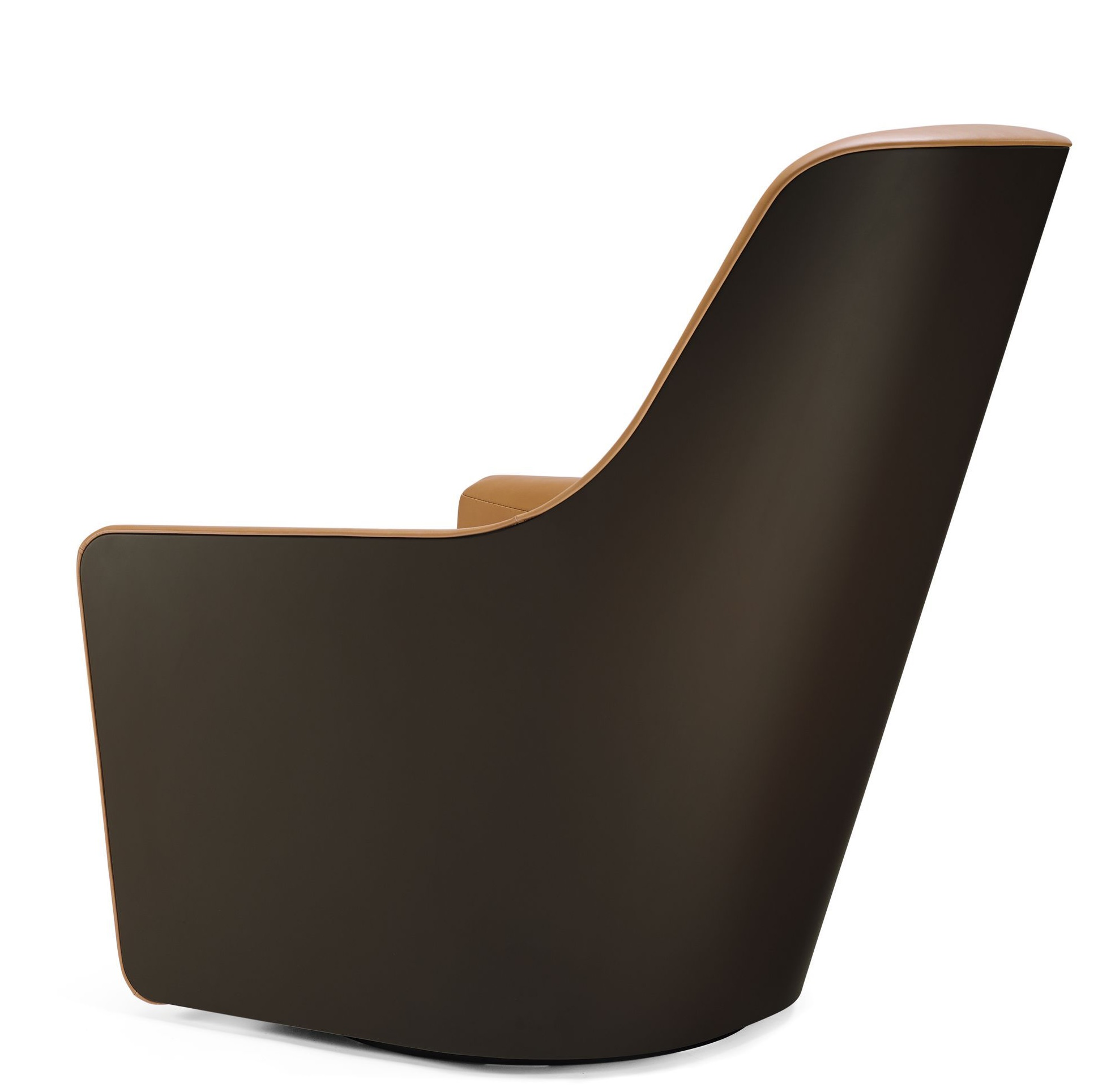 Rückansicht des 520 Foster Sessel von Walter Knoll mit braunem Leder und Holzrahmen.