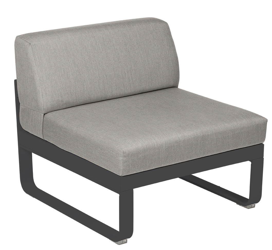Bellevie Outdoor Sofa Modul Mitte, 1-Sitzer mit grauem Bezug und dunklem Rahmen.