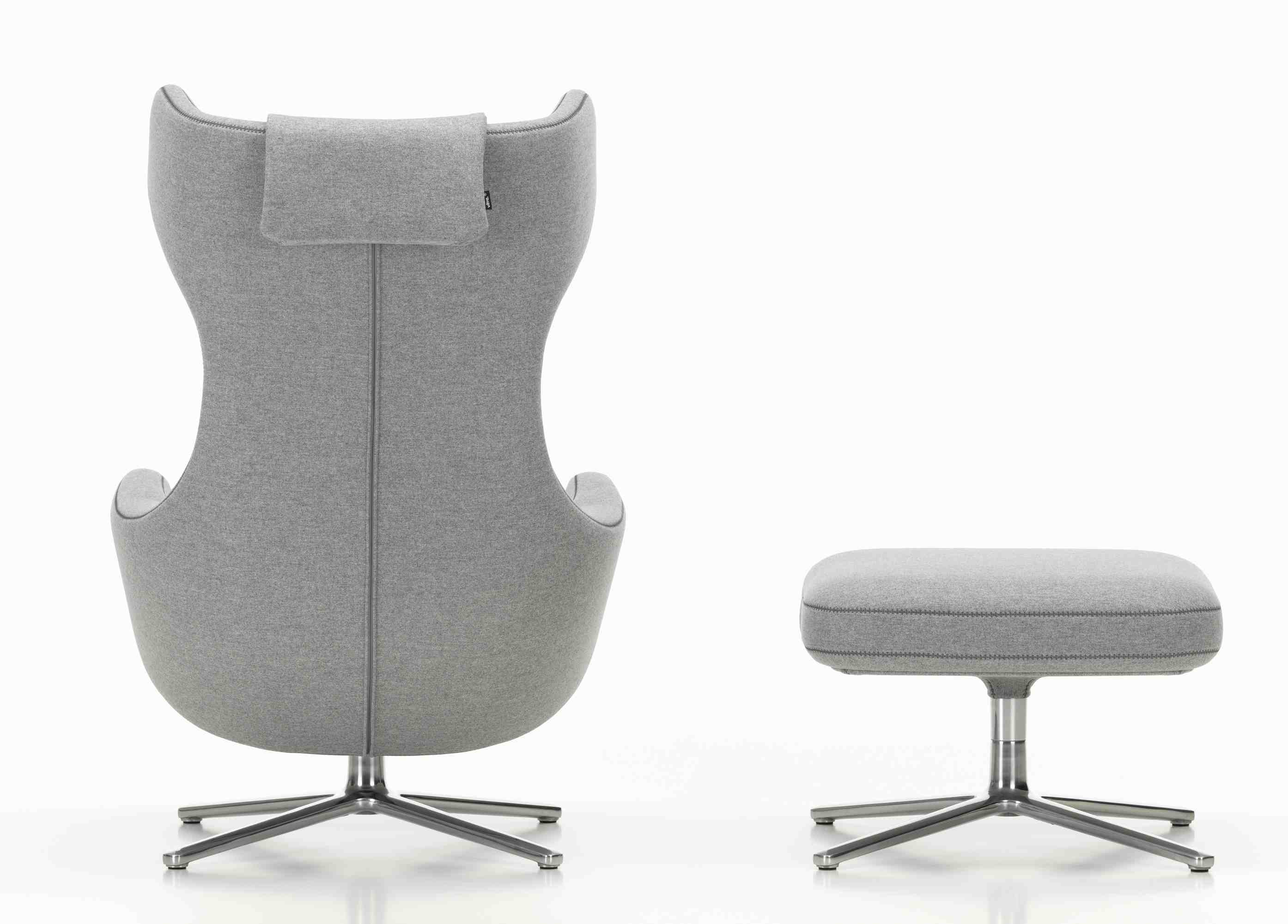 Grand Repos Sessel mit Ottoman von Vitra in Kieselstein Cosy, Ansicht von hinten.