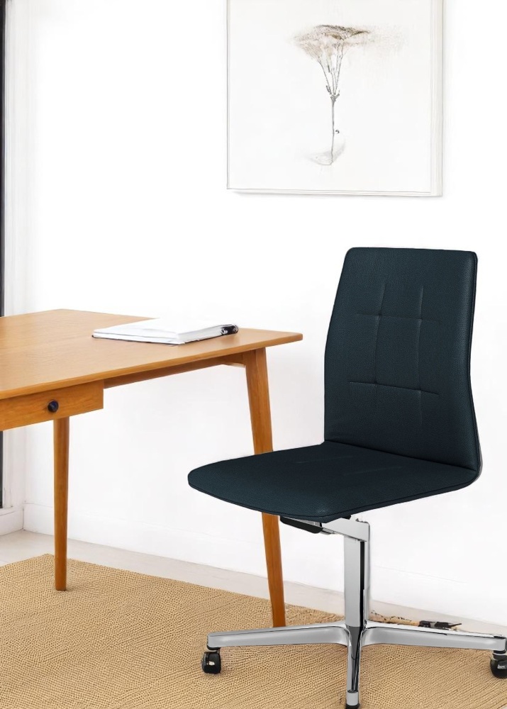 Leadchair Evo Bürostuhl von Walter Knoll mit schwarzem Lederbezug und Viersternfuß aus Chrom.