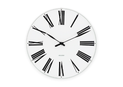 Weiße Rosendahl Wanduhr mit römischen Ziffern, modernes Design für Wohnzimmer und Büro.