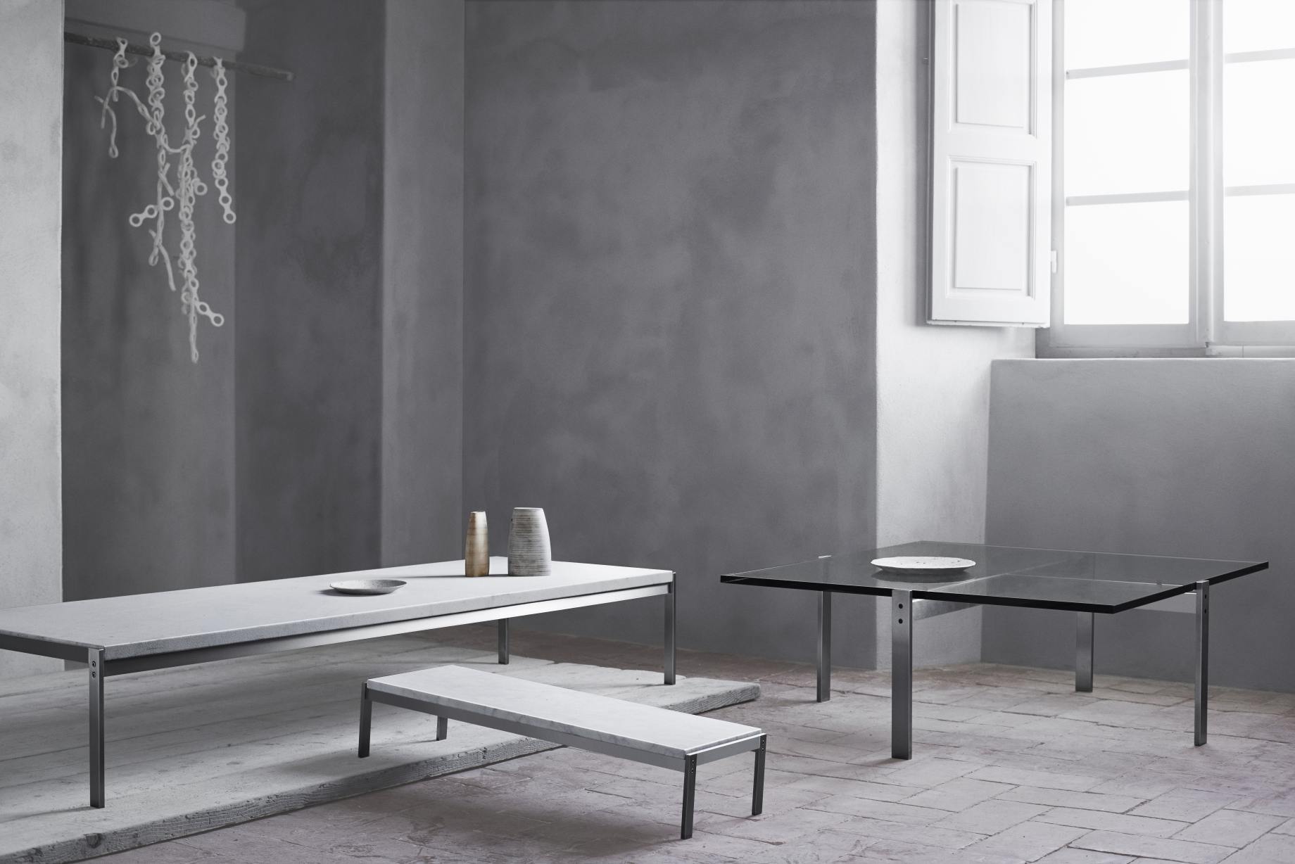 PK63A Esstisch von Fritz Hansen, B 120 cm, mit Tischplatte aus Marmor und Glas.