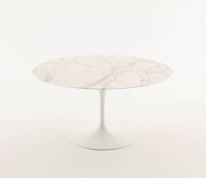 Runder Saarinen Esstisch mit Marmorplatte und weißem Fuß. Design Tisch für Esszimmer.