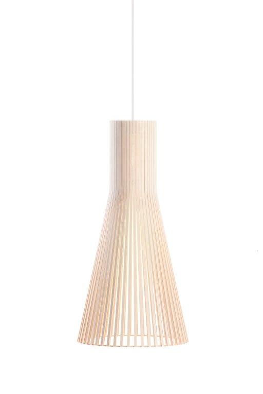Secto Design Pendelleuchte 4200 aus Birkenholz, moderne Hängelampe für Wohnzimmer und Essbereich.