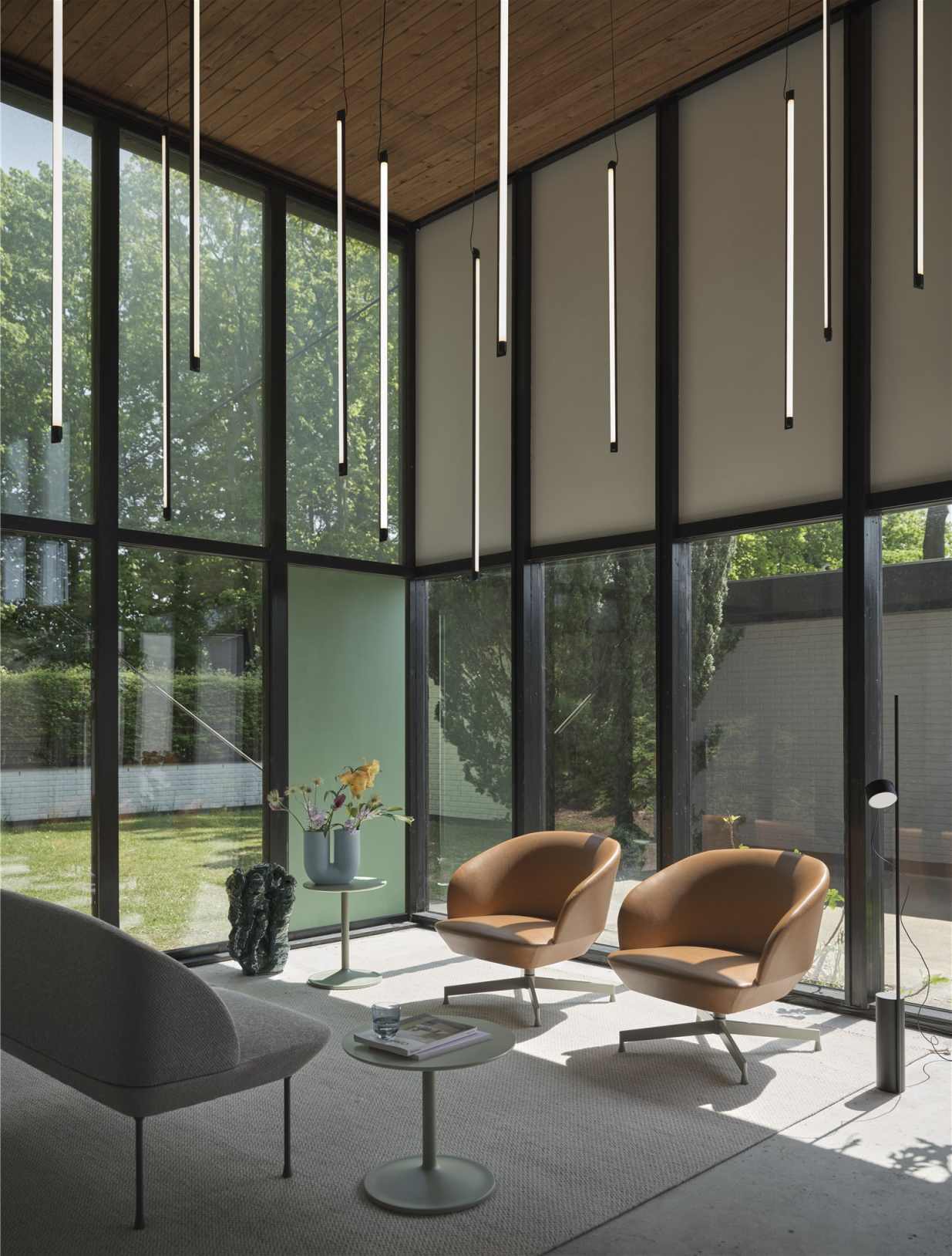 Post vloerlamp van Muuto