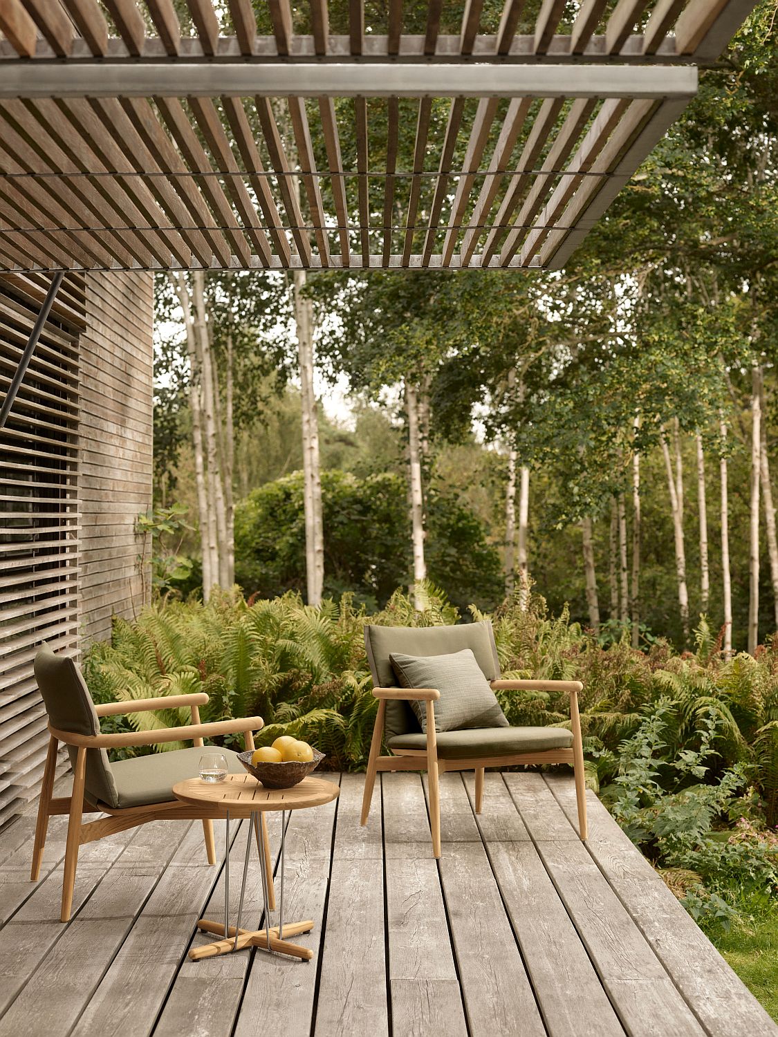 Embrace Outdoor Lounge Chair stoel met kussens van Carl Hansen & Søn