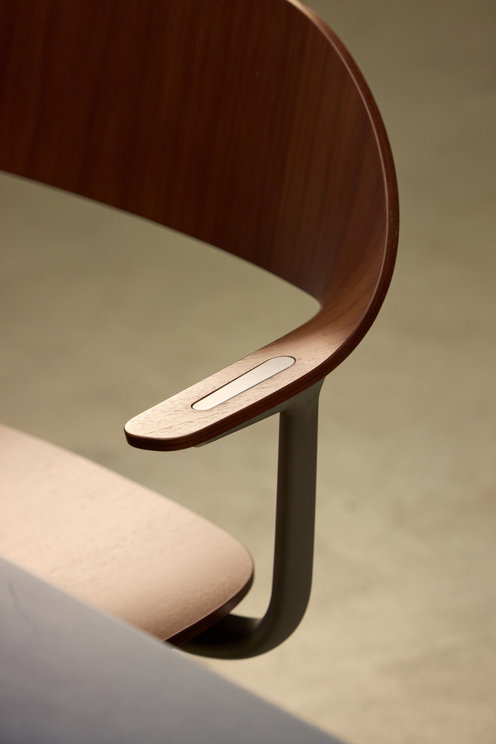 Mynt High Bureau draaistoel zitting/rugleuning multiplex Vitra