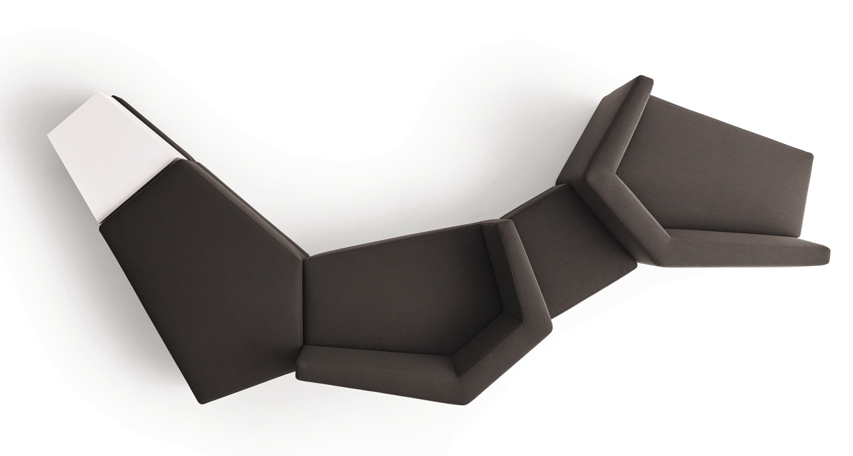 Draufsicht des modularen Scope Sofa Sitzelements von Cor in dunklem Stoff mit weißem Element.