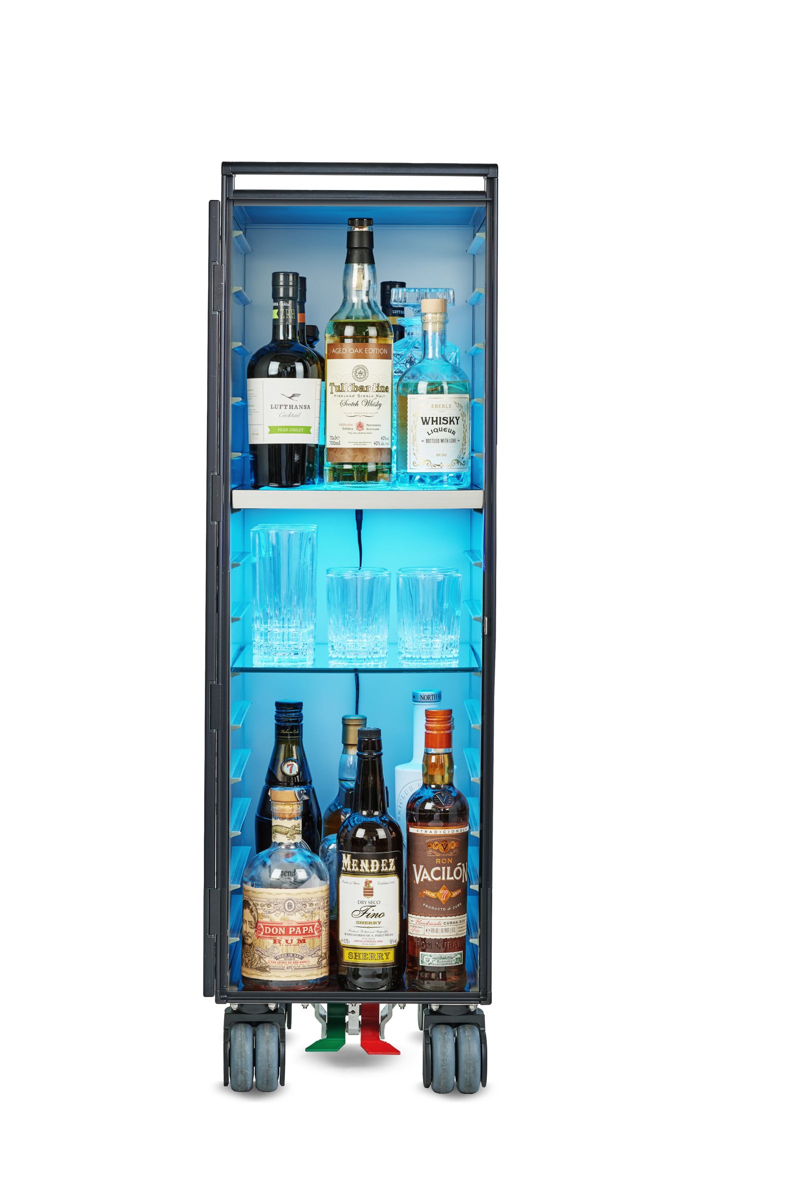 Bar Equipment Set: Bordbar gefüllt mit Spirituosen wie Whisky, Rum und Sherry, sowie Gläsern.