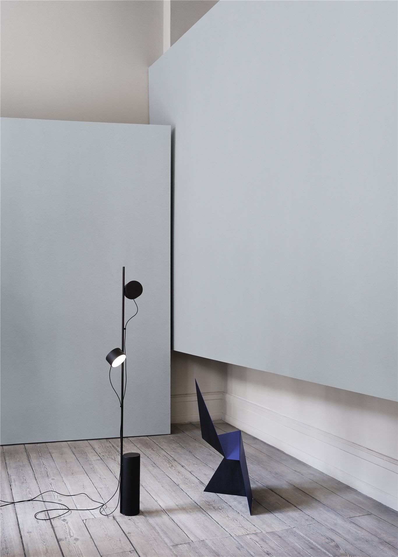 Post vloerlamp van Muuto