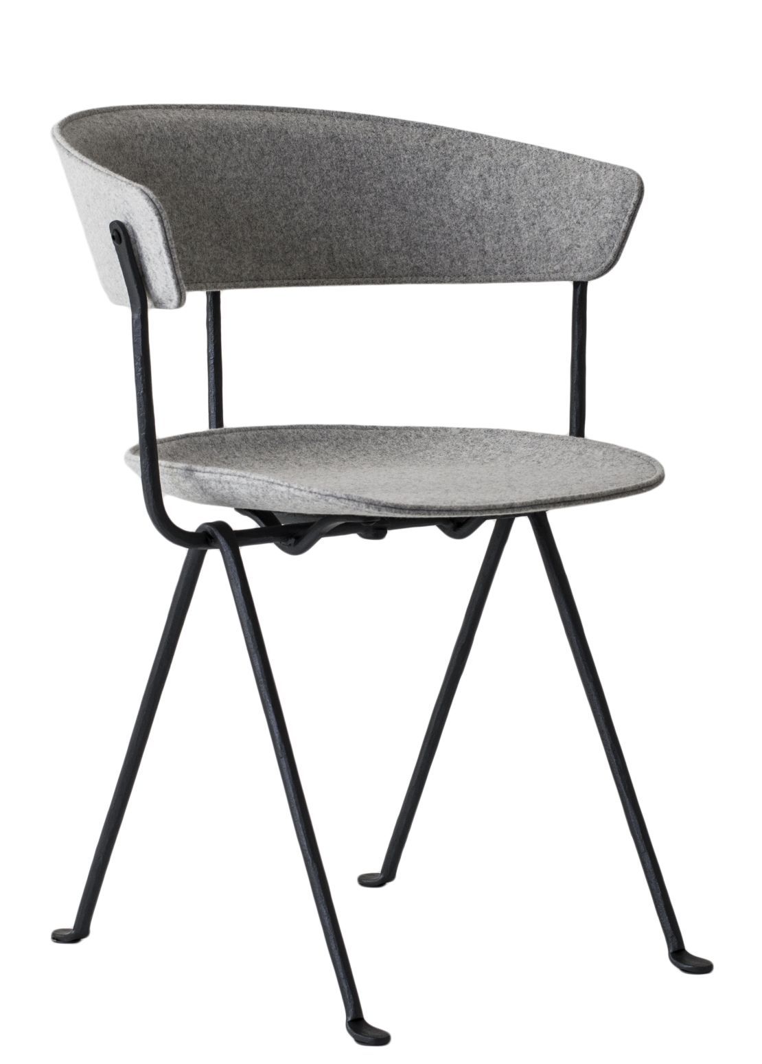 Grauer Officina Stuhl von Magis mit schwarzem Stahlgestell und Stoffbezug für Esszimmer und Wohnbereich.