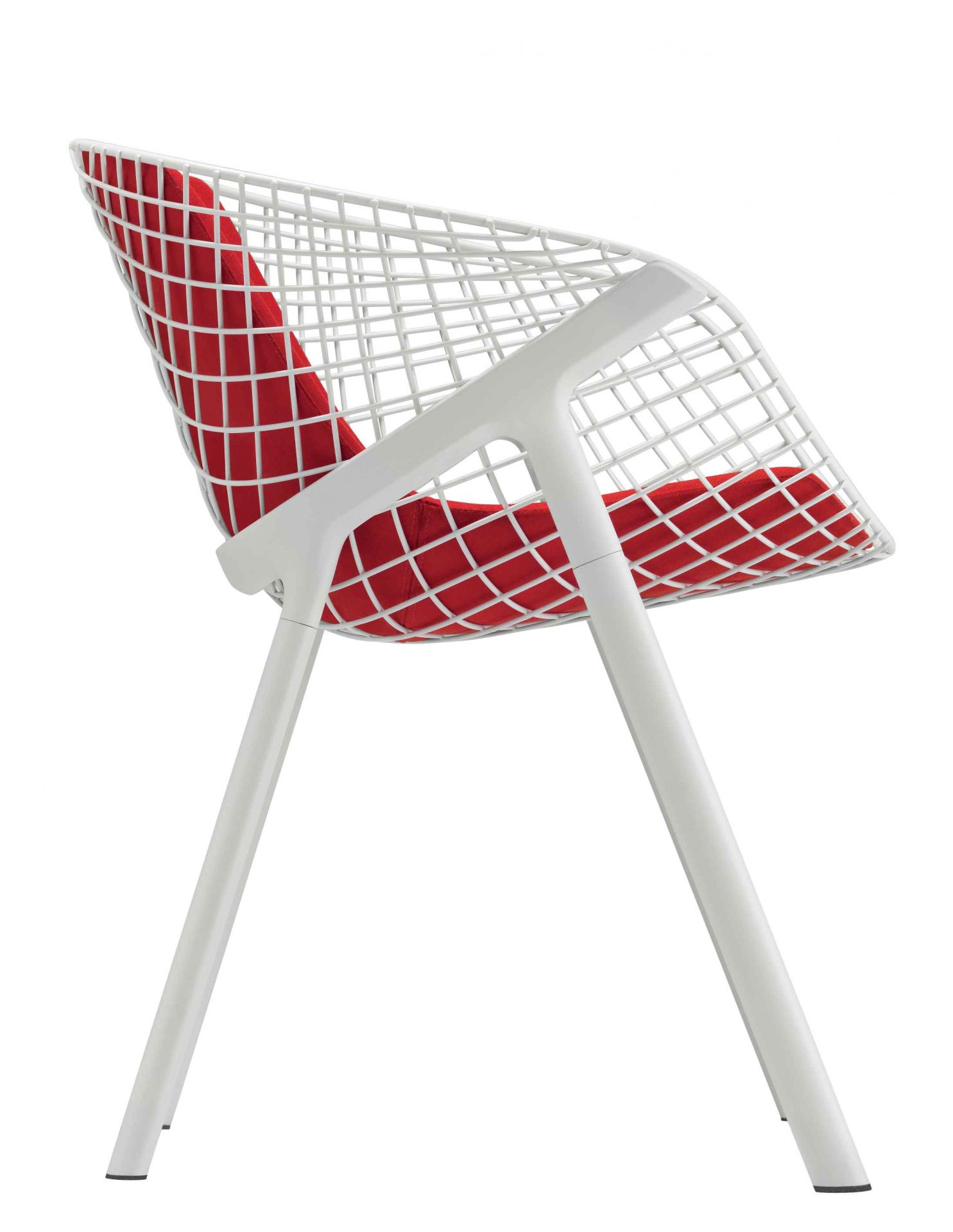 Kobi Chair Stuhl mit weißem Drahtgestell und rotem Sitzkissen, modernes Möbeldesign für Wohnzimmer und Büro.