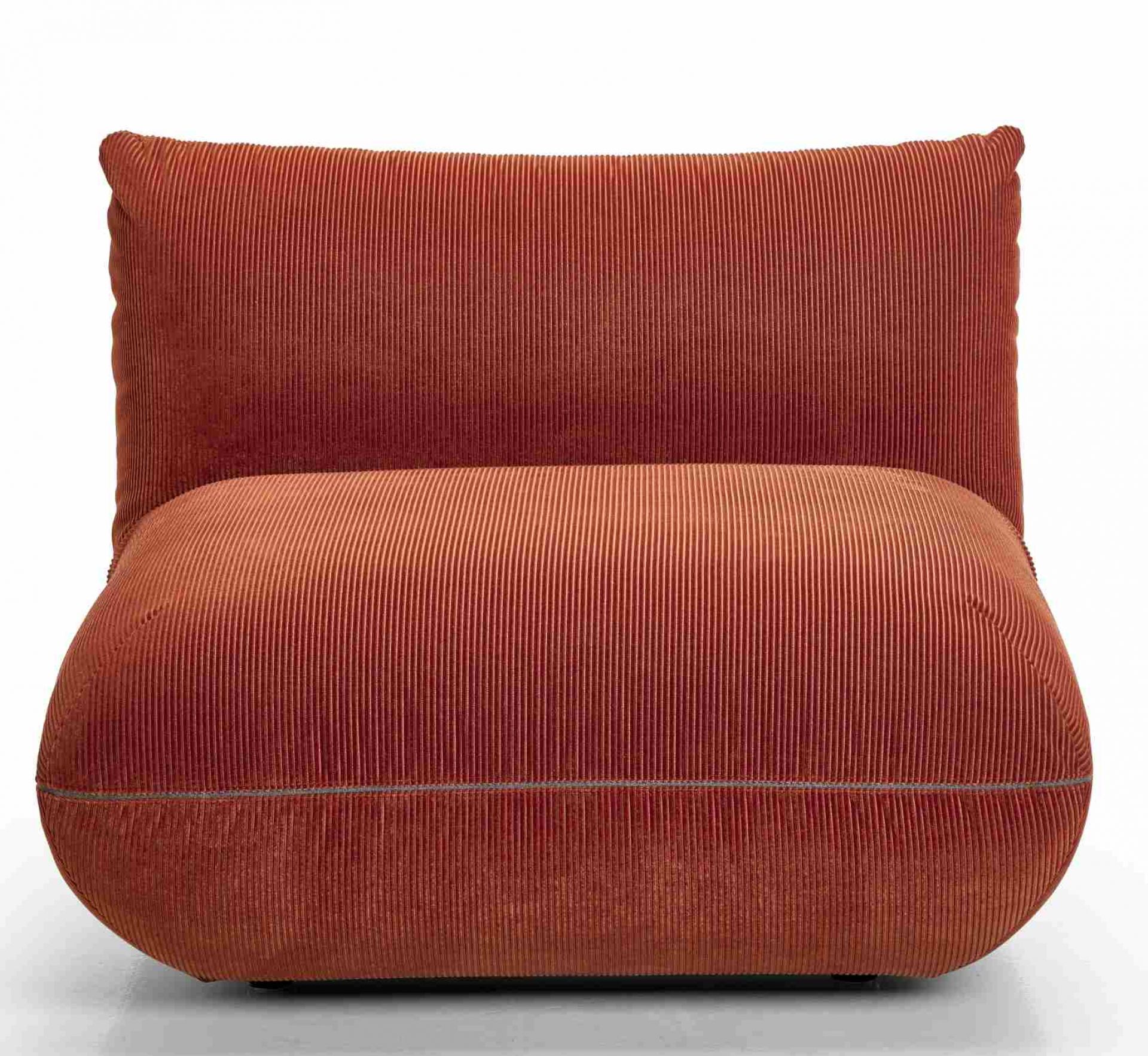 Nahaufnahme des Jalis21 Modulsofas von Cor in Kordoptik, Farbe Rostrot, ohne Armlehnen.