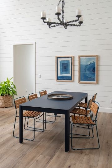 Fermob Surprising Teak Chair Outdoor: Moderner Teakholz Stuhl für den Garten oder die Terrasse.