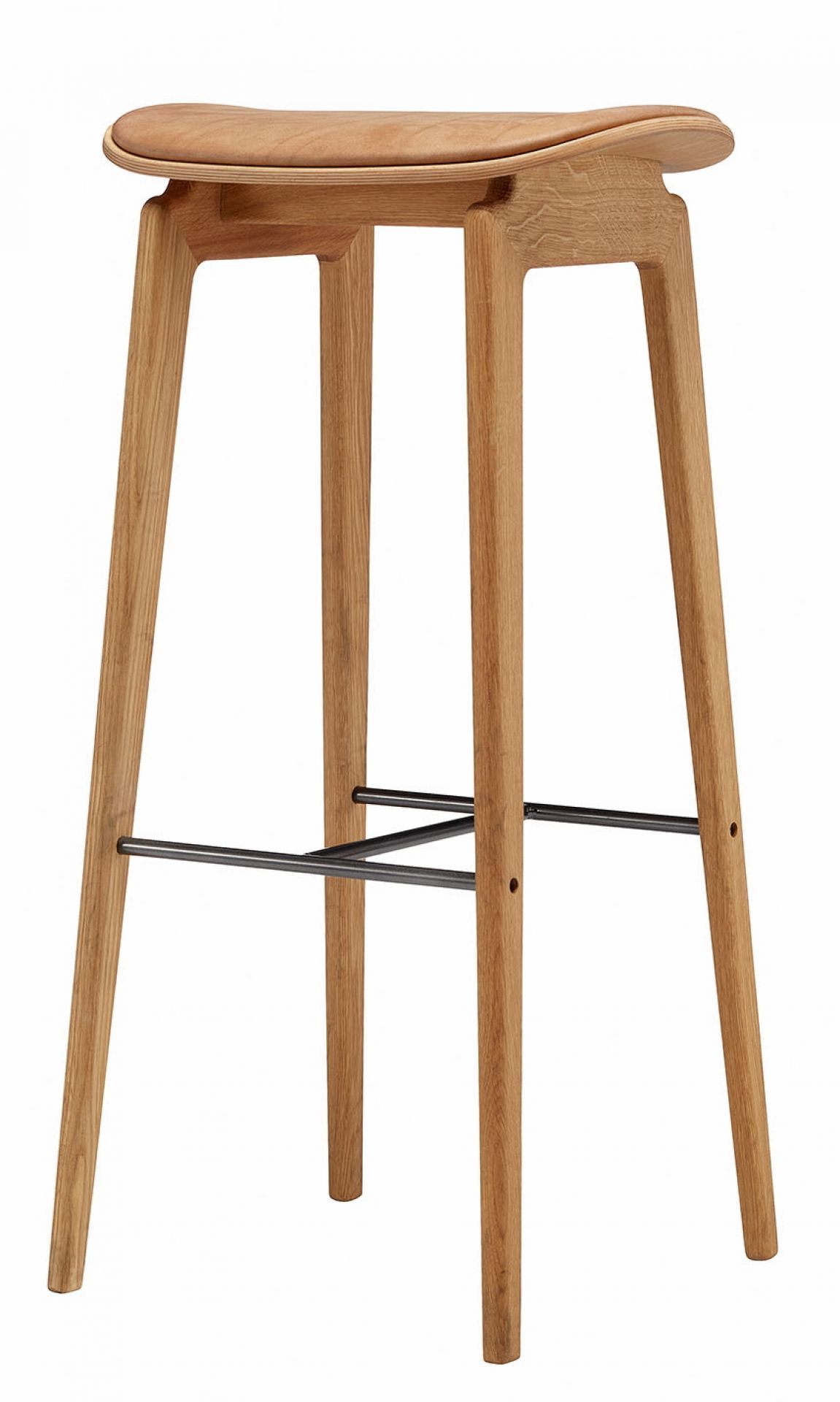 NY11 Barhocker aus Eiche natur mit Kamelleder-Sitzfläche, ein hochwertiger Hocker für Küche und Bar.