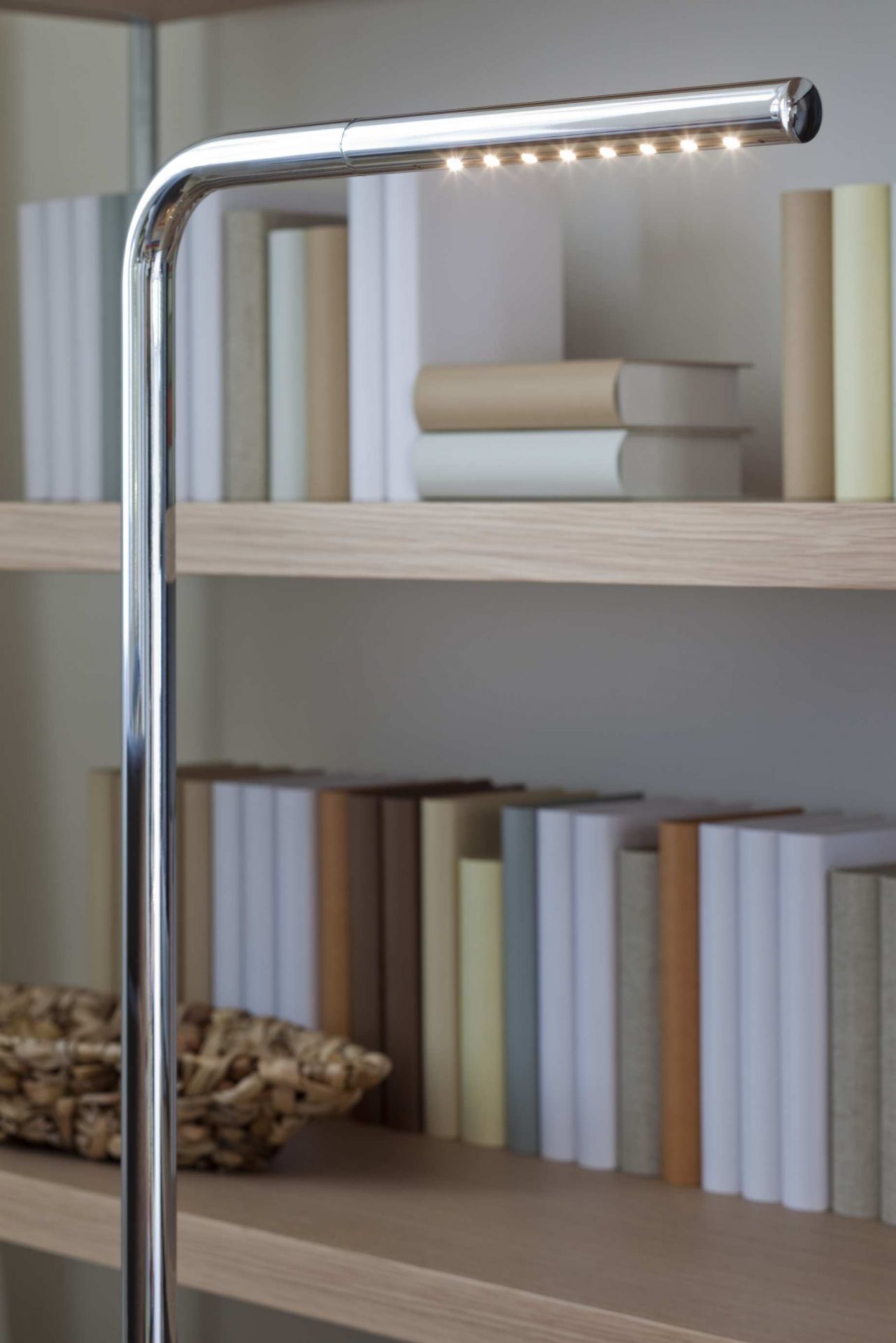 Lum LED 125 staande lamp Thonet, verchroomd