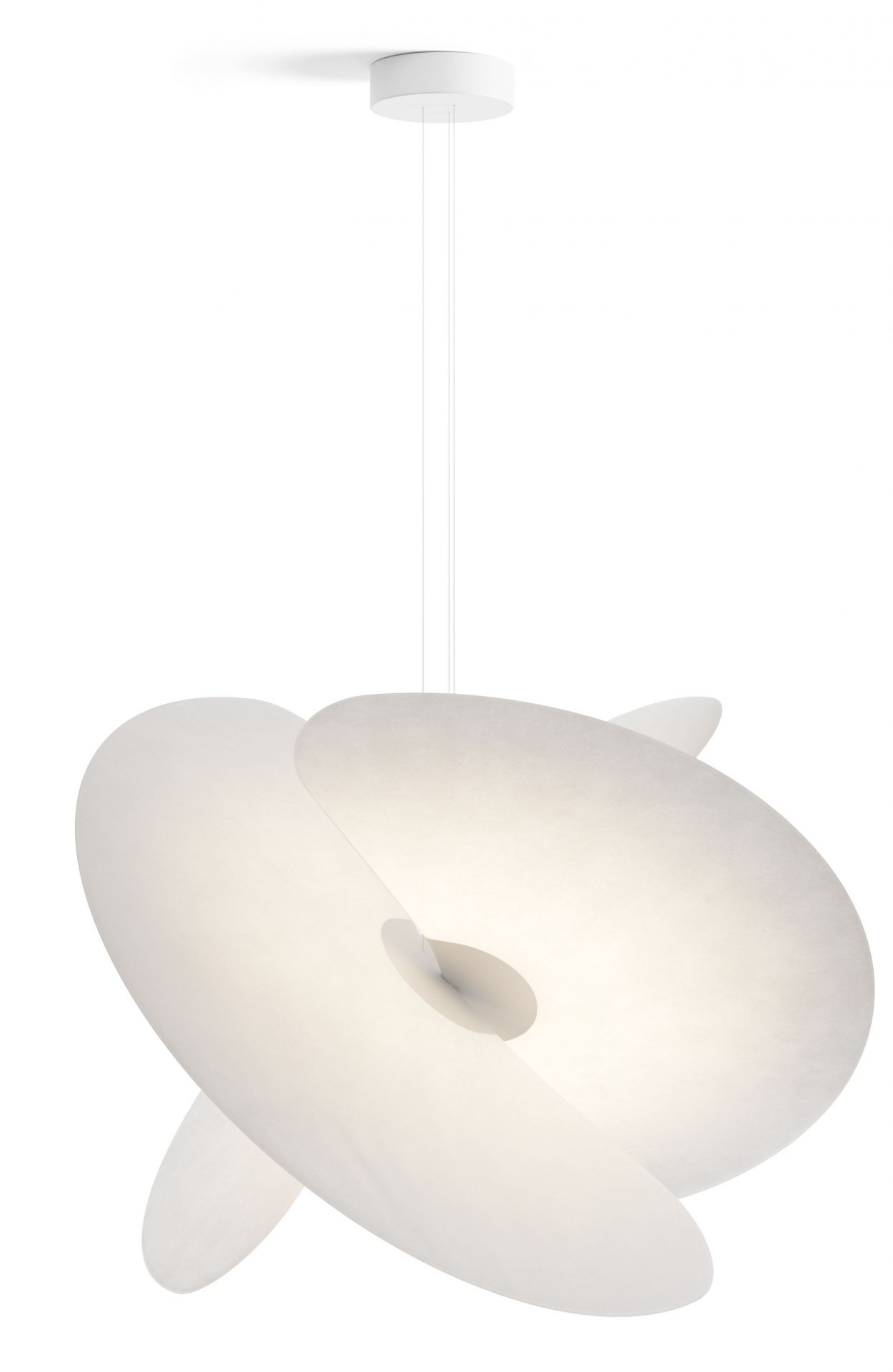 Weiße Luceplan Levante Pendelleuchte A06 2 mit organisch geformten Diffusoren und sanftem Licht.