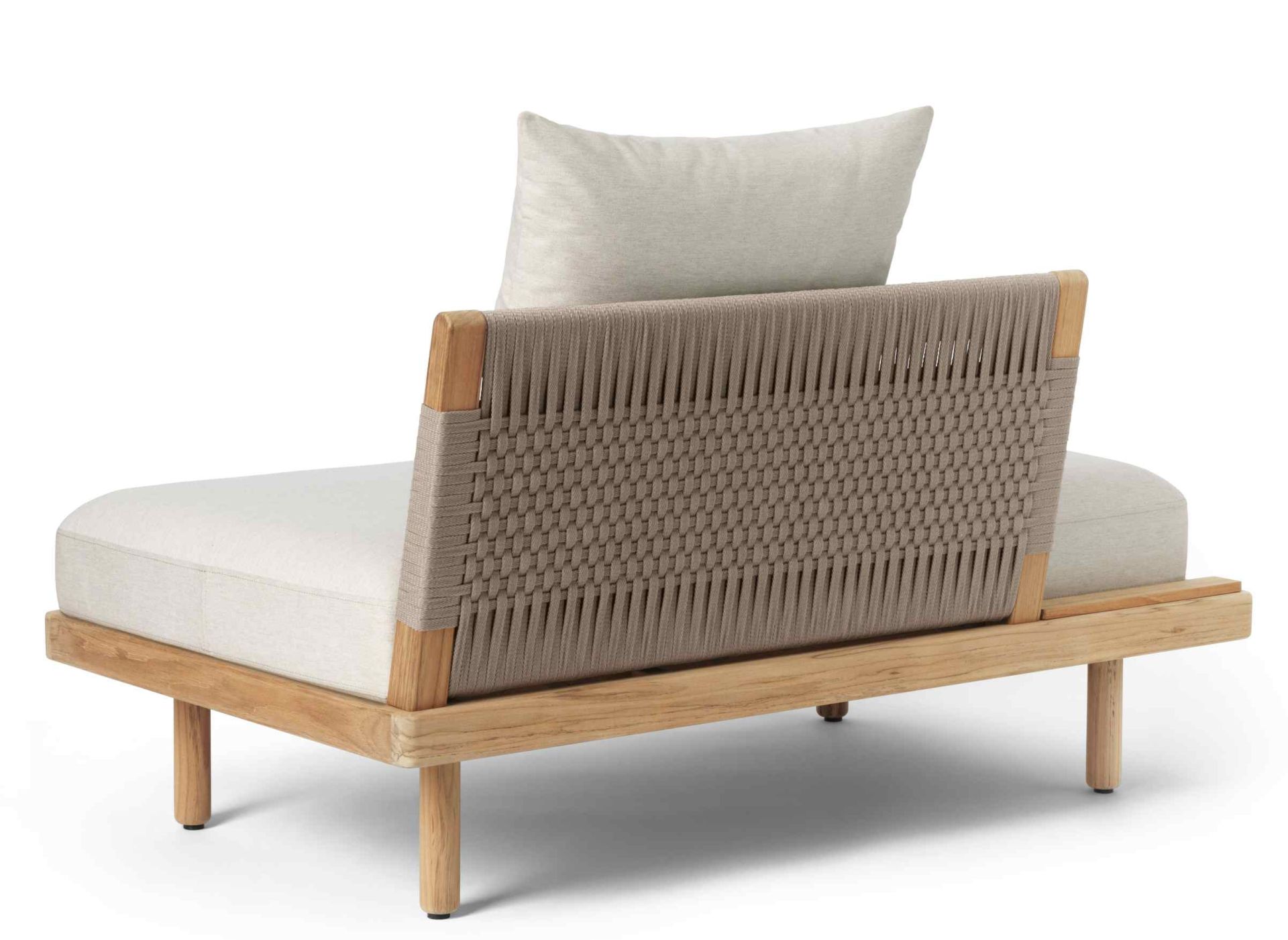 E520 Embrace Outdoor Sofa Modul von Carl Hansen, Teakholzrahmen mit gewebter Rückenlehne und Kissen.