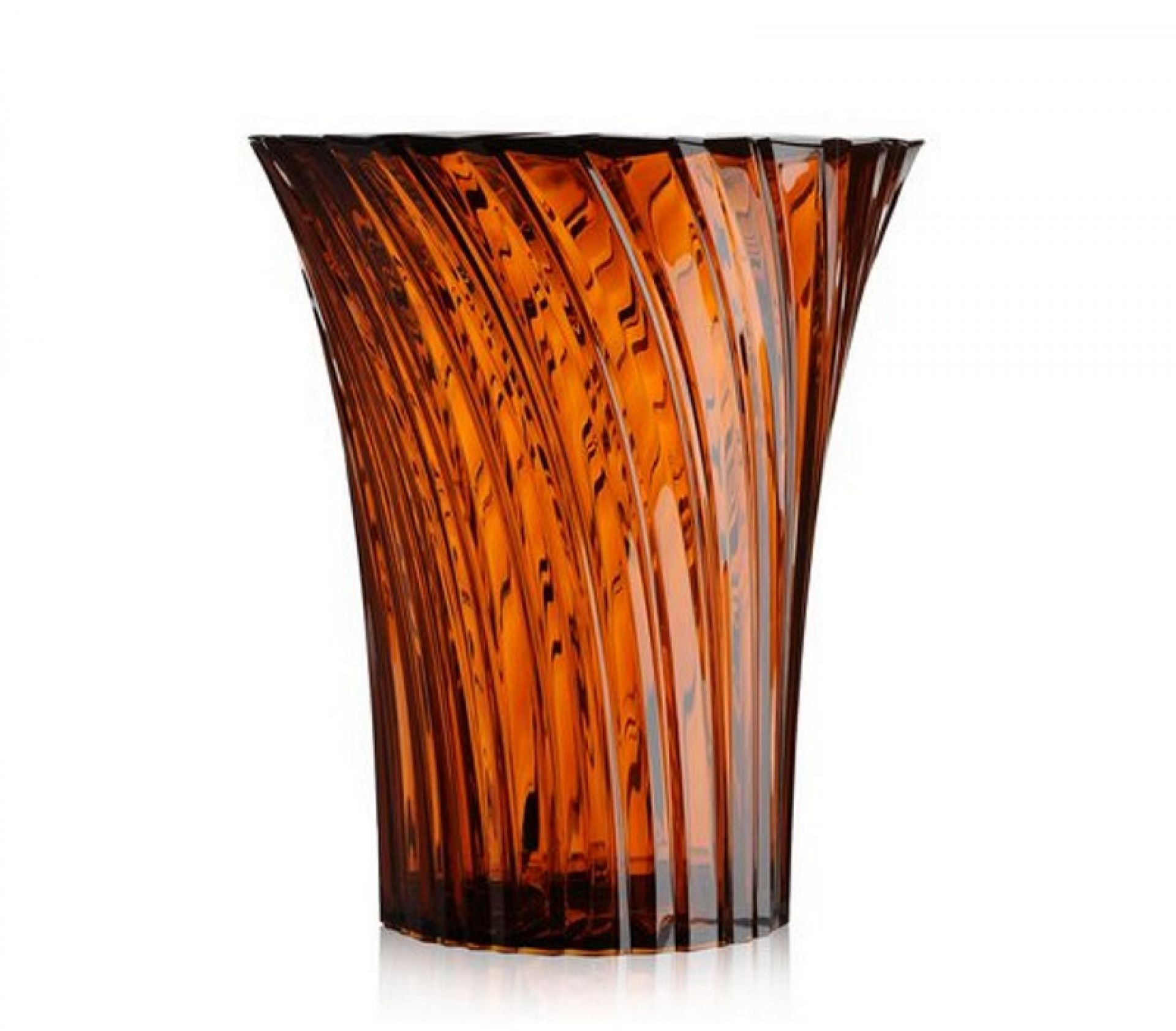 Brauner Kartell Sparkle Hocker/Beistelltisch aus Kunststoff mit gerippter Textur, ideal als moderne Sitzgelegenheit oder Tisch.